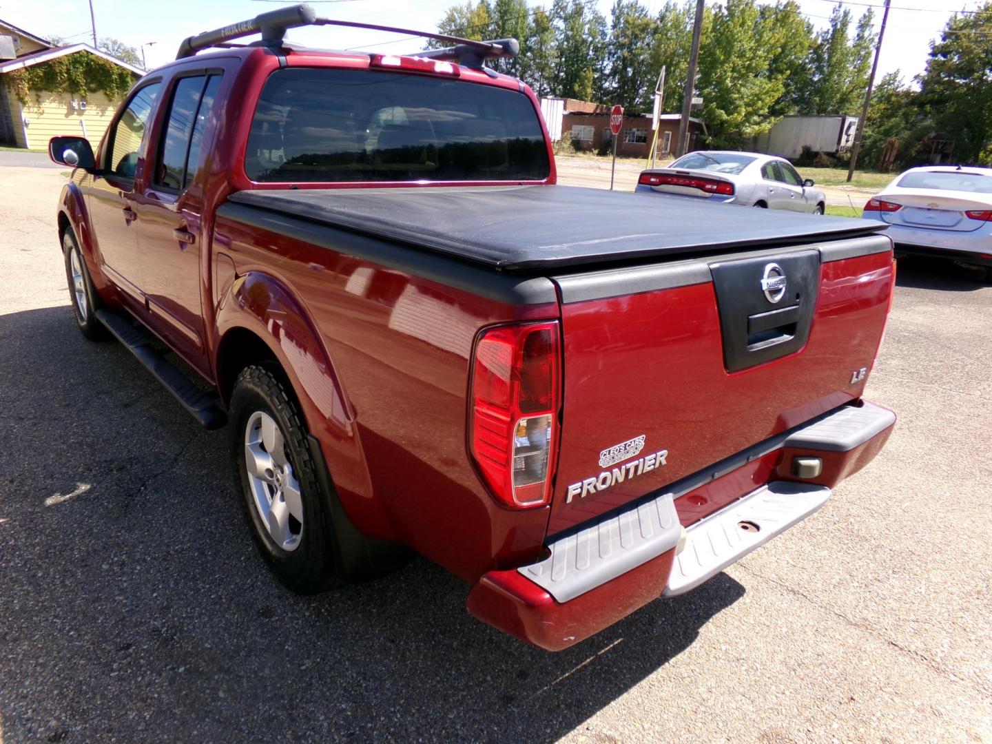 2007 Sonoma Sunset Pearl /tan Nissan Frontier LE Crew Cab 2WD (1N6AD07U87C) with an 4.0L V6 DOHC 24V engine, 5-Speed Automatic Overdrive transmission, located at 401 First NE, Bearden, AR, 71720, (870) 687-3414, 33.726528, -92.611519 - Photo#12