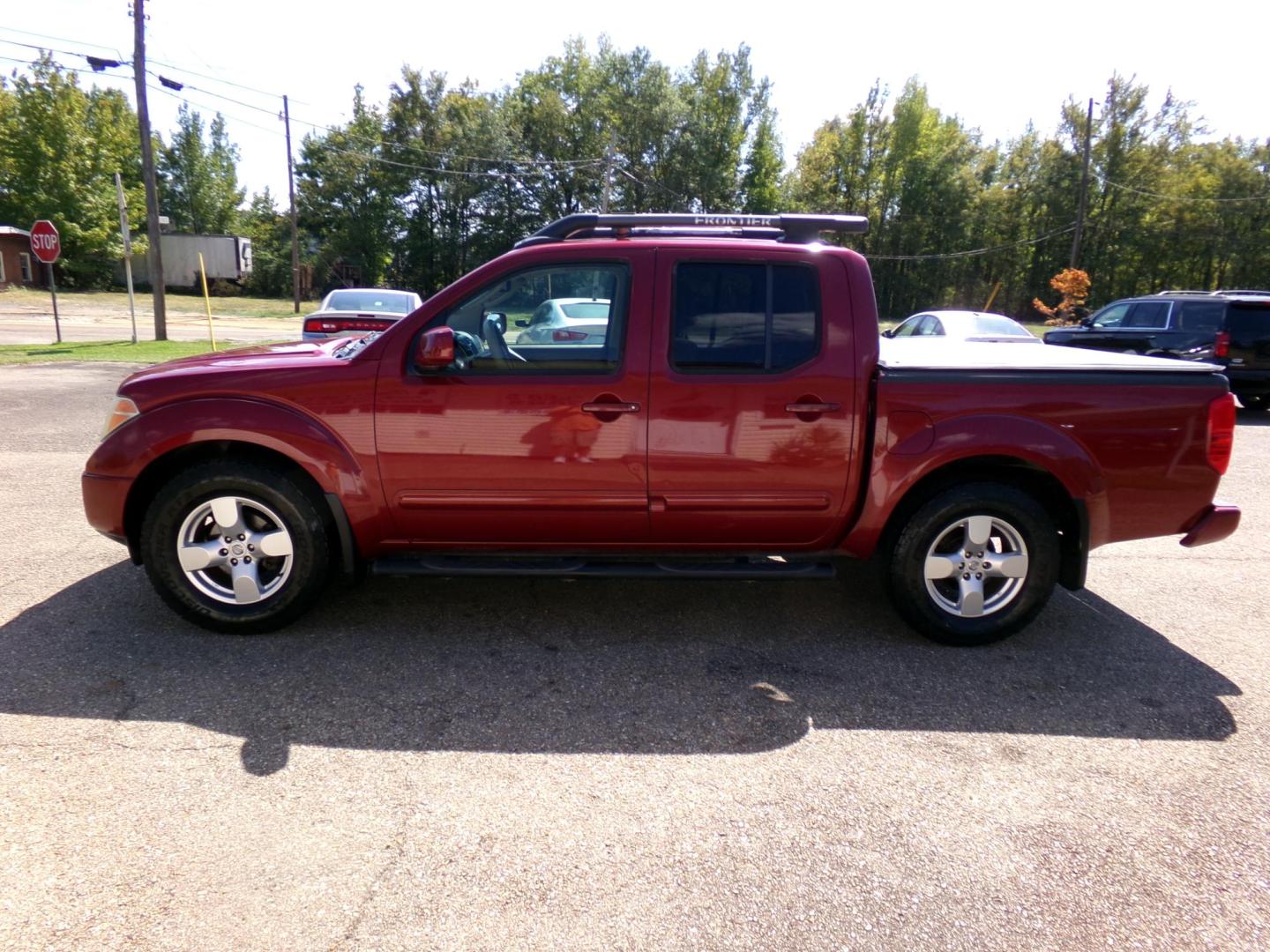 2007 Sonoma Sunset Pearl /tan Nissan Frontier LE Crew Cab 2WD (1N6AD07U87C) with an 4.0L V6 DOHC 24V engine, 5-Speed Automatic Overdrive transmission, located at 401 First NE, Bearden, AR, 71720, (870) 687-3414, 33.726528, -92.611519 - Photo#13