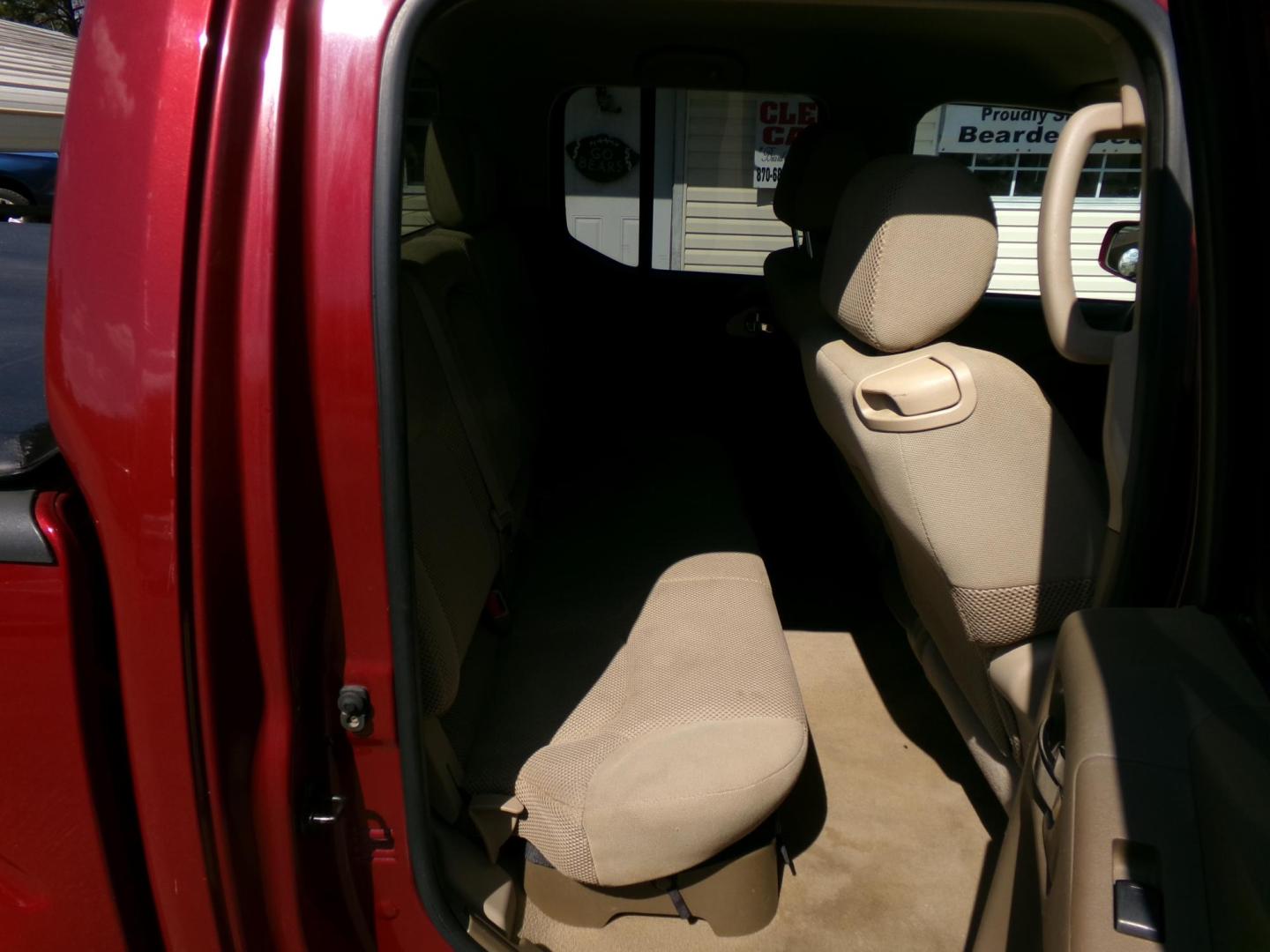 2007 Sonoma Sunset Pearl /tan Nissan Frontier LE Crew Cab 2WD (1N6AD07U87C) with an 4.0L V6 DOHC 24V engine, 5-Speed Automatic Overdrive transmission, located at 401 First NE, Bearden, AR, 71720, (870) 687-3414, 33.726528, -92.611519 - Photo#9