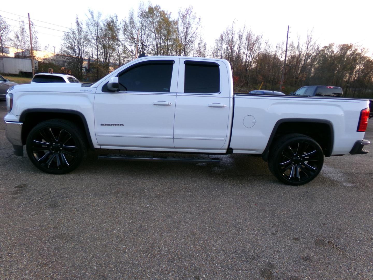 2016 Olympic White /tan GMC Sierra 1500 SLE Double Cab 4WD (1GTV2MEHXGZ) with an 4.3L V6 OHV 12V engine, 6A transmission, located at 401 First NE, Bearden, AR, 71720, (870) 687-3414, 33.726528, -92.611519 - Photo#1