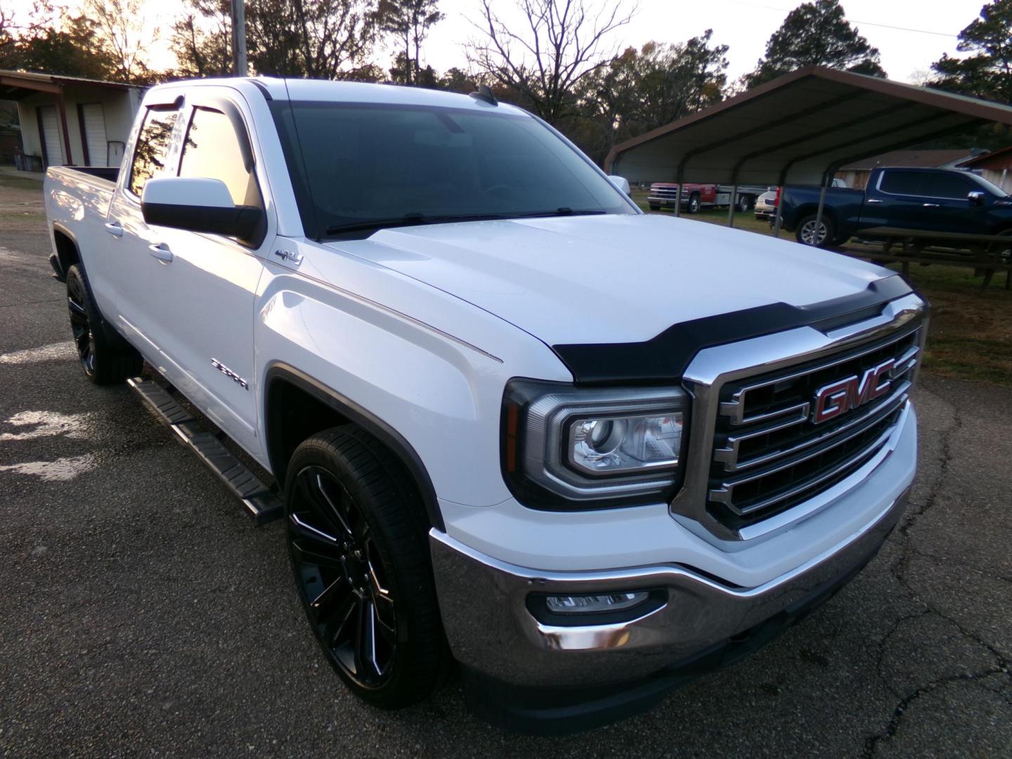 2016 Olympic White /tan GMC Sierra 1500 SLE Double Cab 4WD (1GTV2MEHXGZ) with an 4.3L V6 OHV 12V engine, 6A transmission, located at 401 First NE, Bearden, AR, 71720, (870) 687-3414, 33.726528, -92.611519 - Photo#24