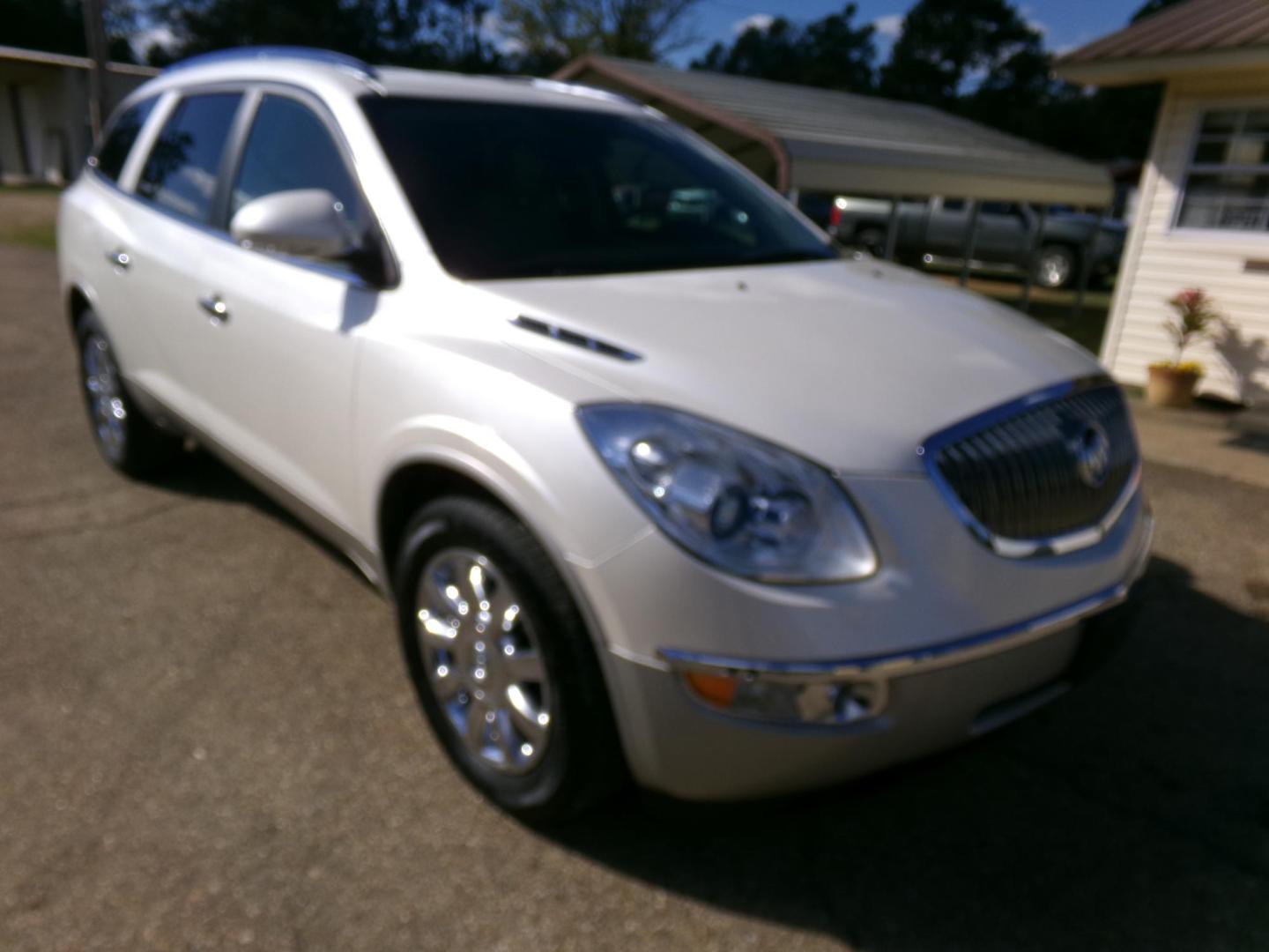 2012 White Diamond Pearl /Tan Buick Enclave Premium AWD (5GAKVDED1CJ) with an 3.6L V6 DOHC 24V engine, 6-Speed Automatic Overdrive transmission, located at 401 First NE, Bearden, AR, 71720, (870) 687-3414, 33.726528, -92.611519 - Photo#0
