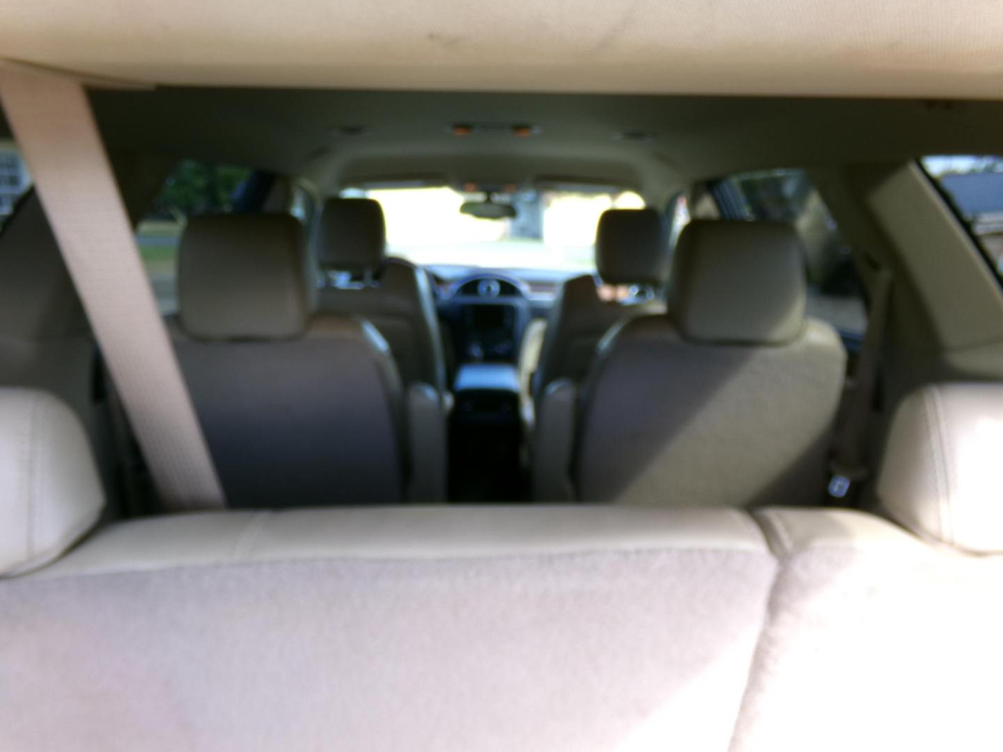 2012 White Diamond Pearl /Tan Buick Enclave Premium AWD (5GAKVDED1CJ) with an 3.6L V6 DOHC 24V engine, 6-Speed Automatic Overdrive transmission, located at 401 First NE, Bearden, AR, 71720, (870) 687-3414, 33.726528, -92.611519 - Photo#4