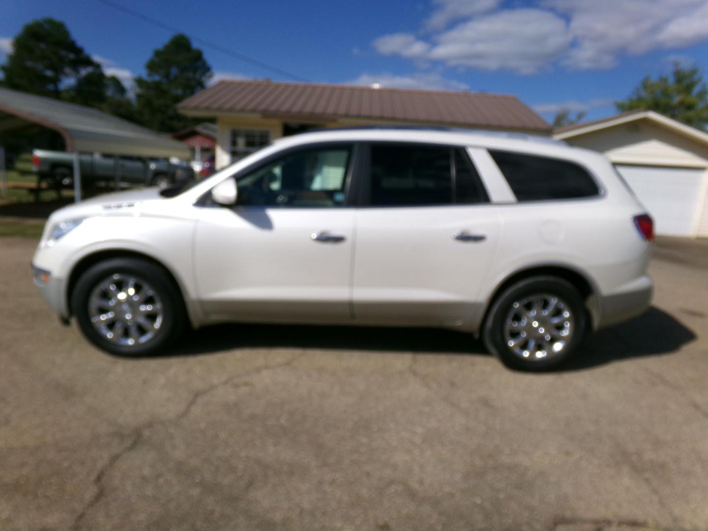 2012 White Diamond Pearl /Tan Buick Enclave Premium AWD (5GAKVDED1CJ) with an 3.6L V6 DOHC 24V engine, 6-Speed Automatic Overdrive transmission, located at 401 First NE, Bearden, AR, 71720, (870) 687-3414, 33.726528, -92.611519 - Photo#22