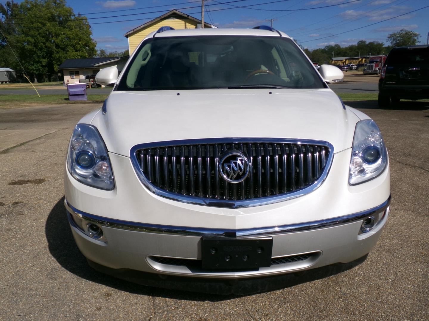 2012 White Diamond Pearl /Tan Buick Enclave Premium AWD (5GAKVDED1CJ) with an 3.6L V6 DOHC 24V engine, 6-Speed Automatic Overdrive transmission, located at 401 First NE, Bearden, AR, 71720, (870) 687-3414, 33.726528, -92.611519 - Photo#23