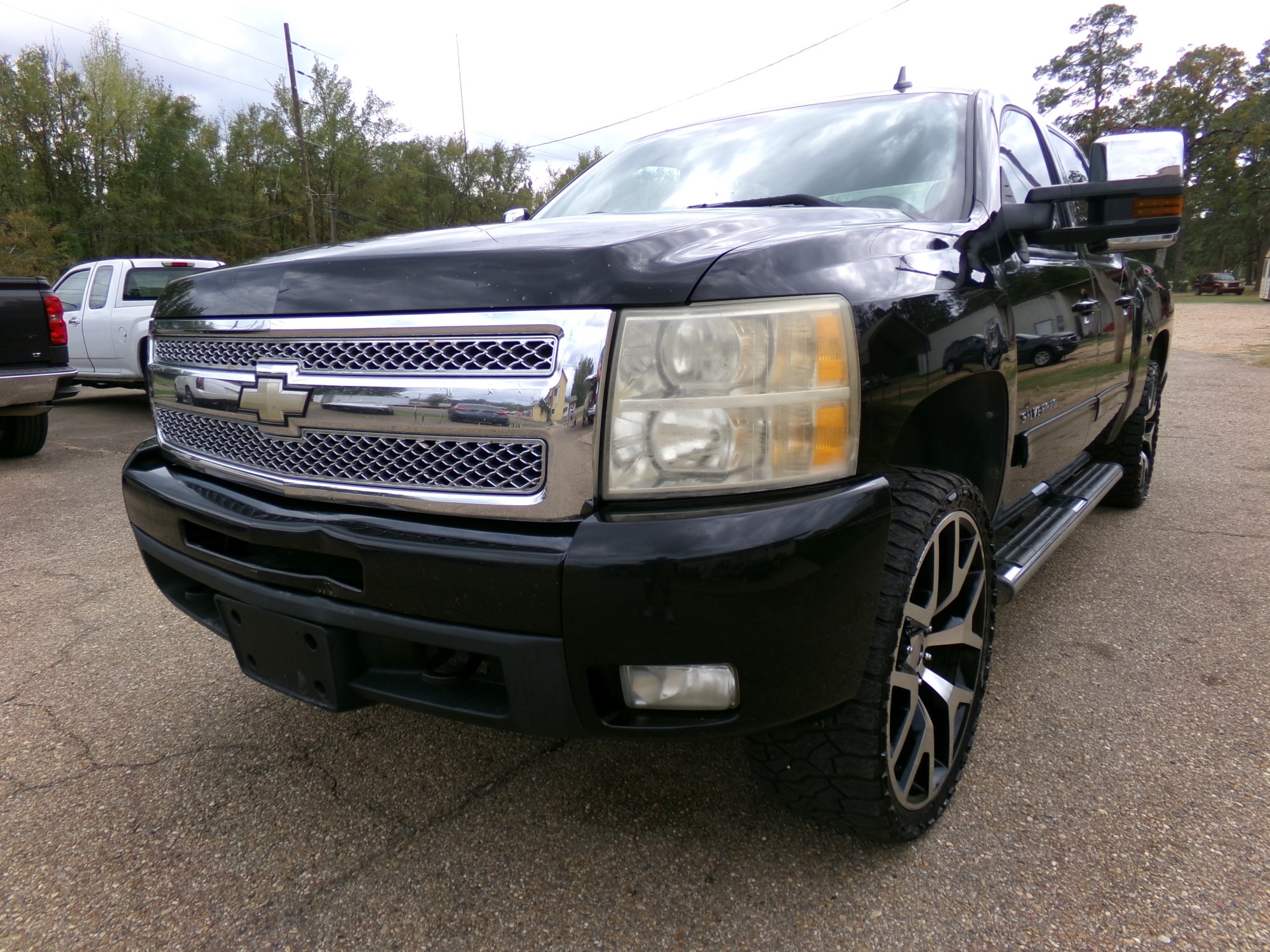 photo of 2010 Chevrolet Silverado 1500 LTZ Crew Cab 4WD