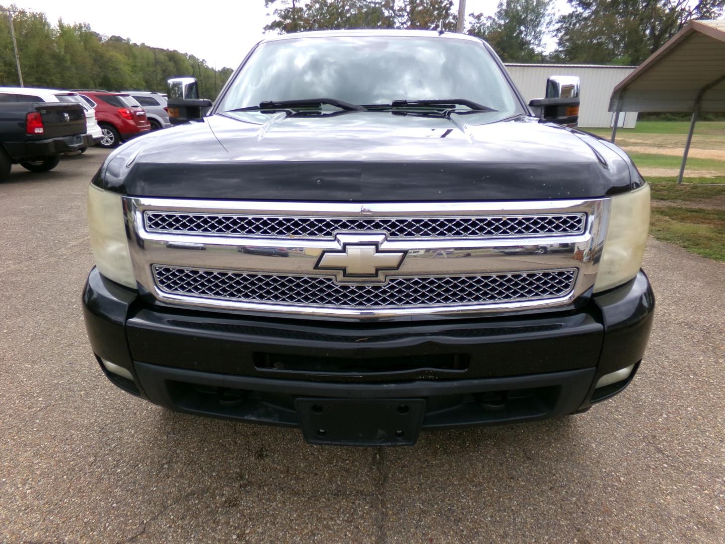 2010 Black /Tan Chevrolet Silverado 1500 LTZ Crew Cab 4WD (3GCRKTE31AG) with an 5.3L V8 OHV 16V FFV engine, 4-Speed Automatic transmission, located at 400 First NW, Bearden, AR, 71720, (870) 687-3414, 0.000000, 0.000000- Photo#18