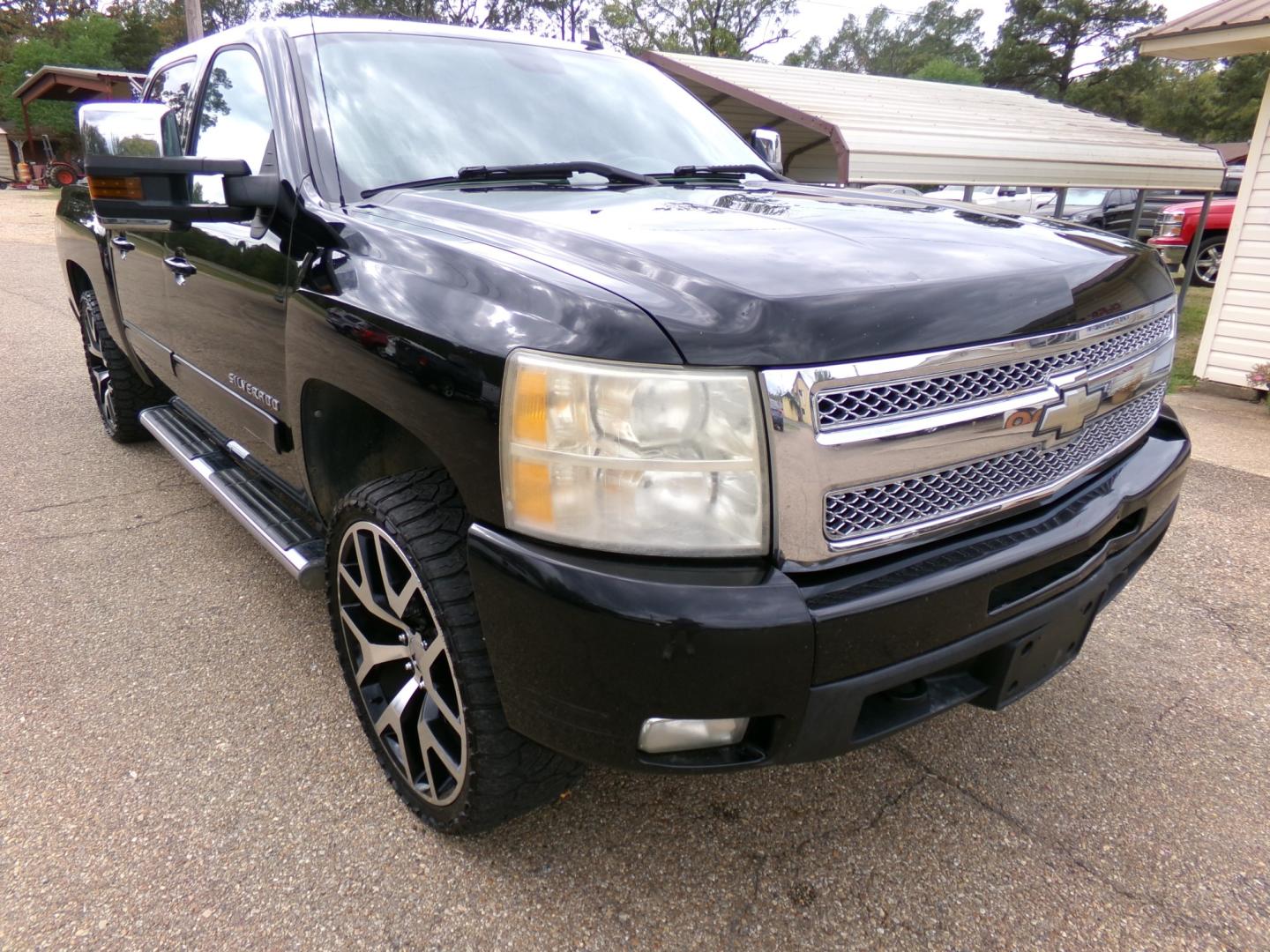 2010 Black /Tan Chevrolet Silverado 1500 LTZ Crew Cab 4WD (3GCRKTE31AG) with an 5.3L V8 OHV 16V FFV engine, 4-Speed Automatic transmission, located at 400 First NW, Bearden, AR, 71720, (870) 687-3414, 0.000000, 0.000000- Photo#19