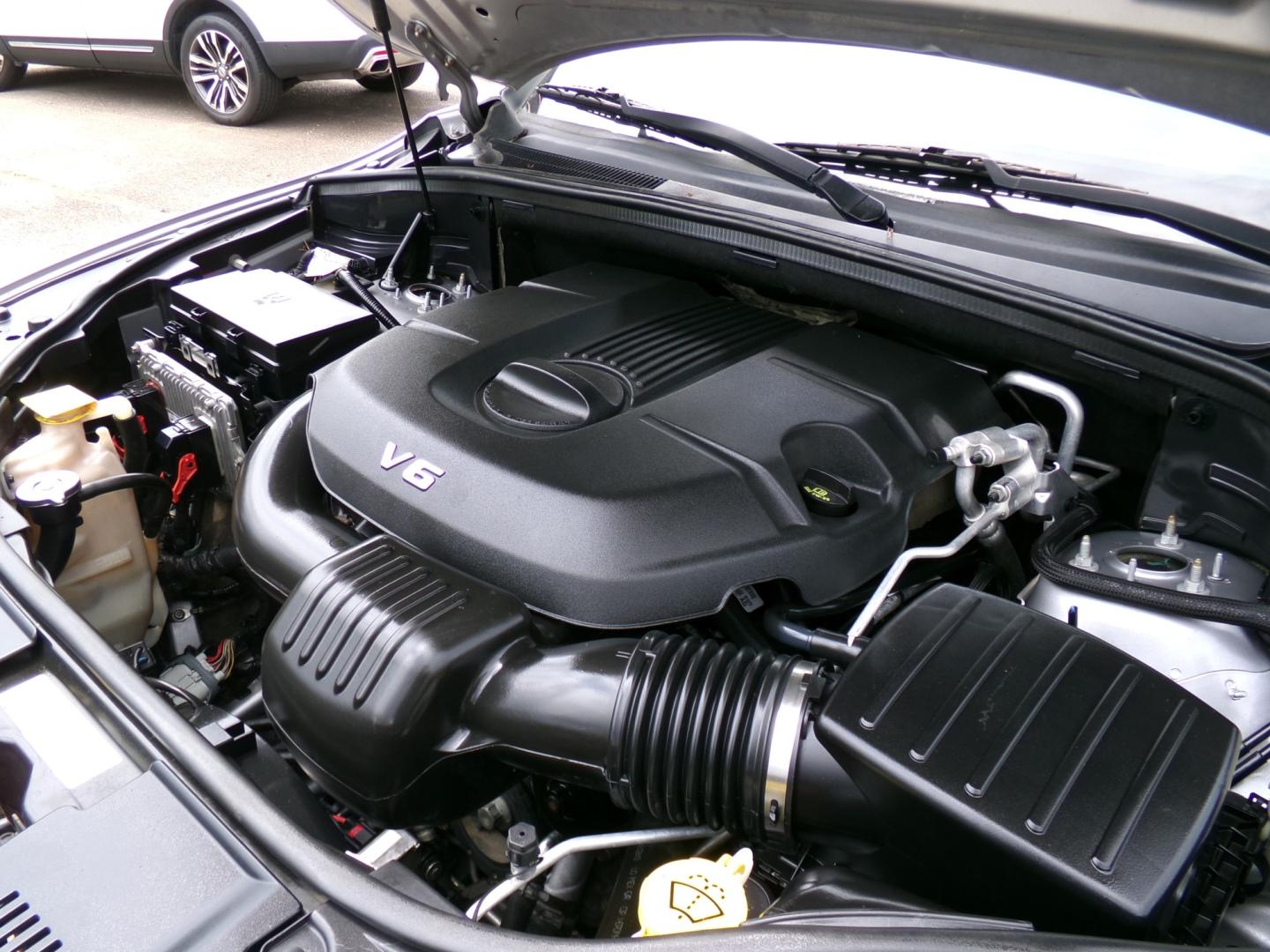 2014 Billet Metallic /Black Dodge Durango SXT AWD (1C4RDJAG9EC) with an 3.6L V6 DOHC 24V engine, 8-Speed Automatic transmission, located at 400 First NW, Bearden, AR, 71720, (870) 687-3414, 0.000000, 0.000000- Photo#6