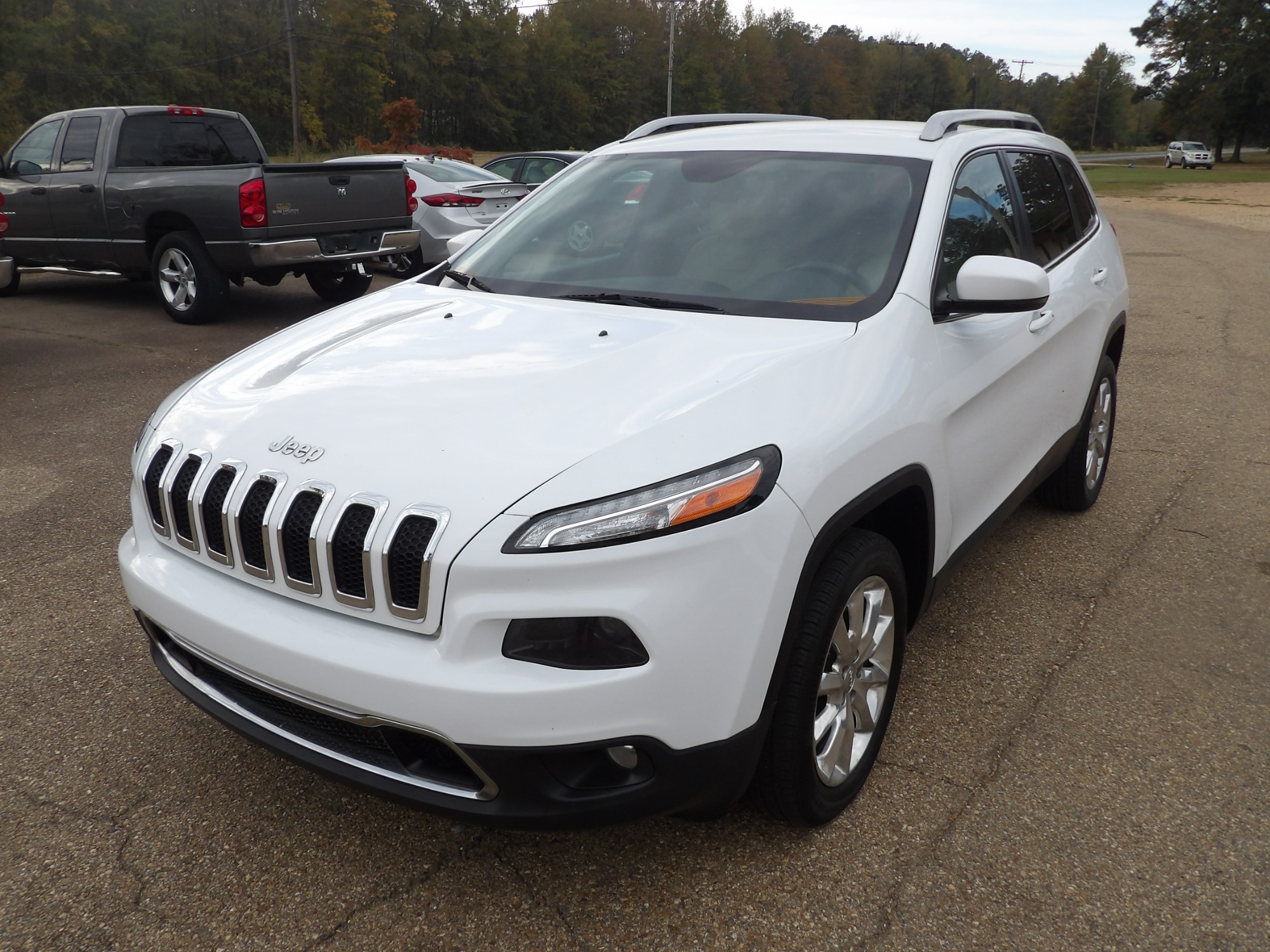 photo of 2016 Jeep Cherokee Limited FWD