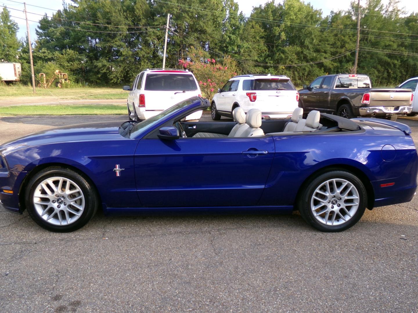 2014 Deep Impact Blue Metallic /Black Ford Mustang (1ZVBP8EM4E5) with an 3.7L V6 DOHC 24V engine, 6-speed automatic transmission, located at 400 First NW, Bearden, AR, 71720, (870) 687-3414, 0.000000, 0.000000- Photo#1