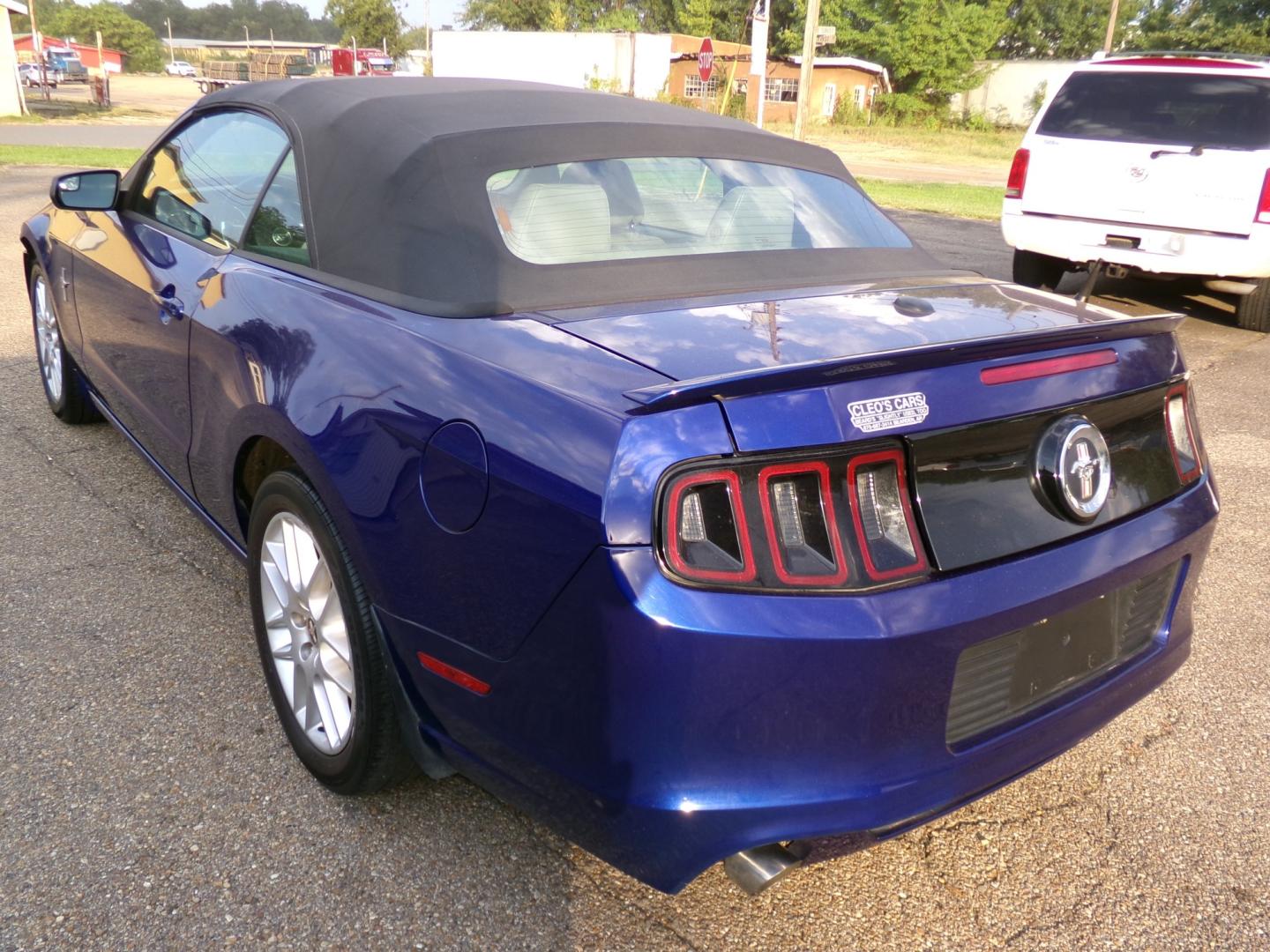 2014 Deep Impact Blue Metallic /Black Ford Mustang (1ZVBP8EM4E5) with an 3.7L V6 DOHC 24V engine, 6-speed automatic transmission, located at 400 First NW, Bearden, AR, 71720, (870) 687-3414, 0.000000, 0.000000- Photo#5