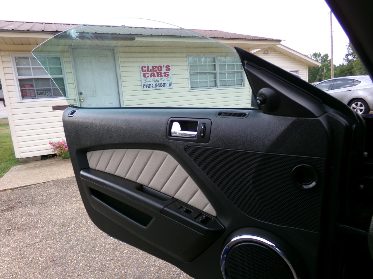 2014 Deep Impact Blue Metallic /Black Ford Mustang (1ZVBP8EM4E5) with an 3.7L V6 DOHC 24V engine, 6-speed automatic transmission, located at 400 First NW, Bearden, AR, 71720, (870) 687-3414, 0.000000, 0.000000- Photo#9
