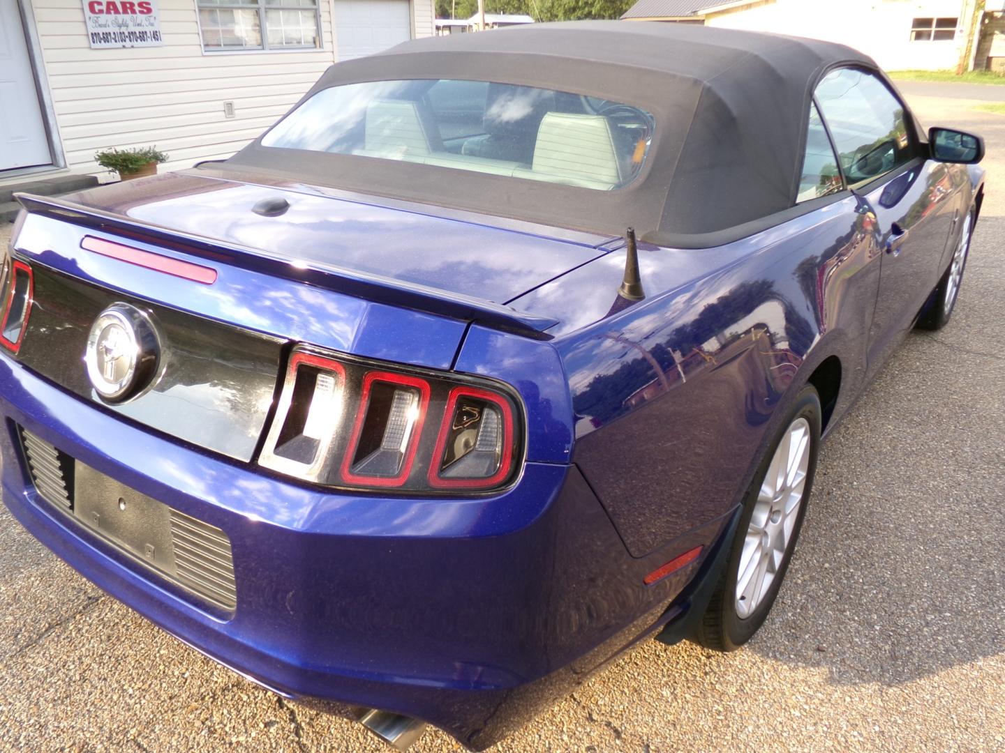 2014 Deep Impact Blue Metallic /Black Ford Mustang (1ZVBP8EM4E5) with an 3.7L V6 DOHC 24V engine, 6-speed automatic transmission, located at 400 First NW, Bearden, AR, 71720, (870) 687-3414, 0.000000, 0.000000- Photo#23