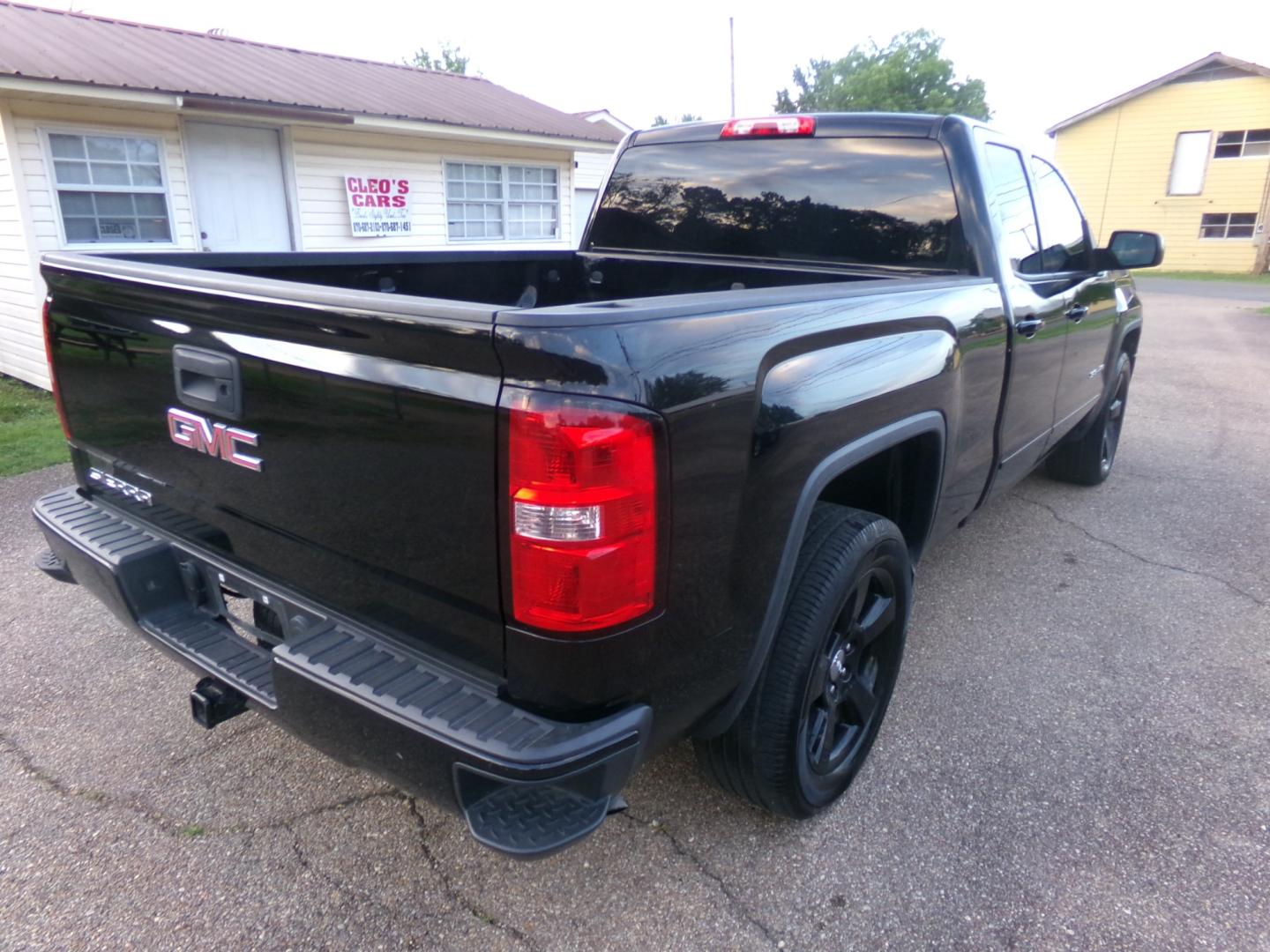 2015 Black /Gray GMC Sierra 1500 Base (1GTR1TECXFZ) with an 5.3L V8 engine, automatic transmission, located at 401 First NE, Bearden, AR, 71720, (870) 687-3414, 33.726528, -92.611519 - Photo#17