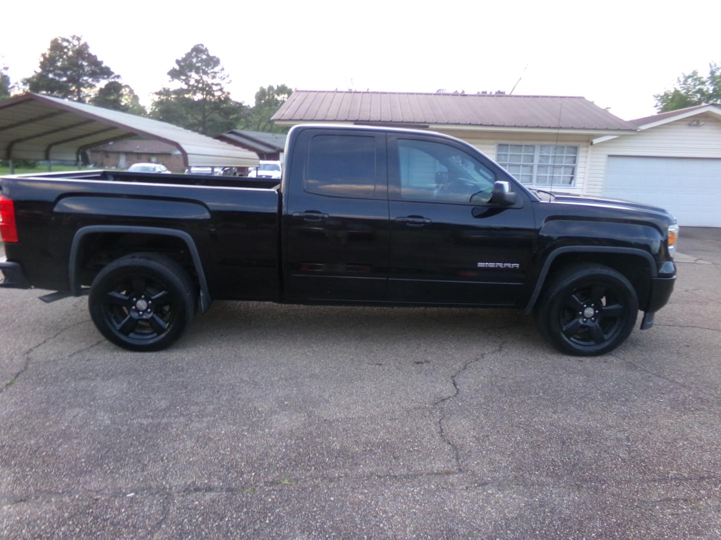 2015 Black /Gray GMC Sierra 1500 Base (1GTR1TECXFZ) with an 5.3L V8 engine, automatic transmission, located at 401 First NE, Bearden, AR, 71720, (870) 687-3414, 33.726528, -92.611519 - Photo#18