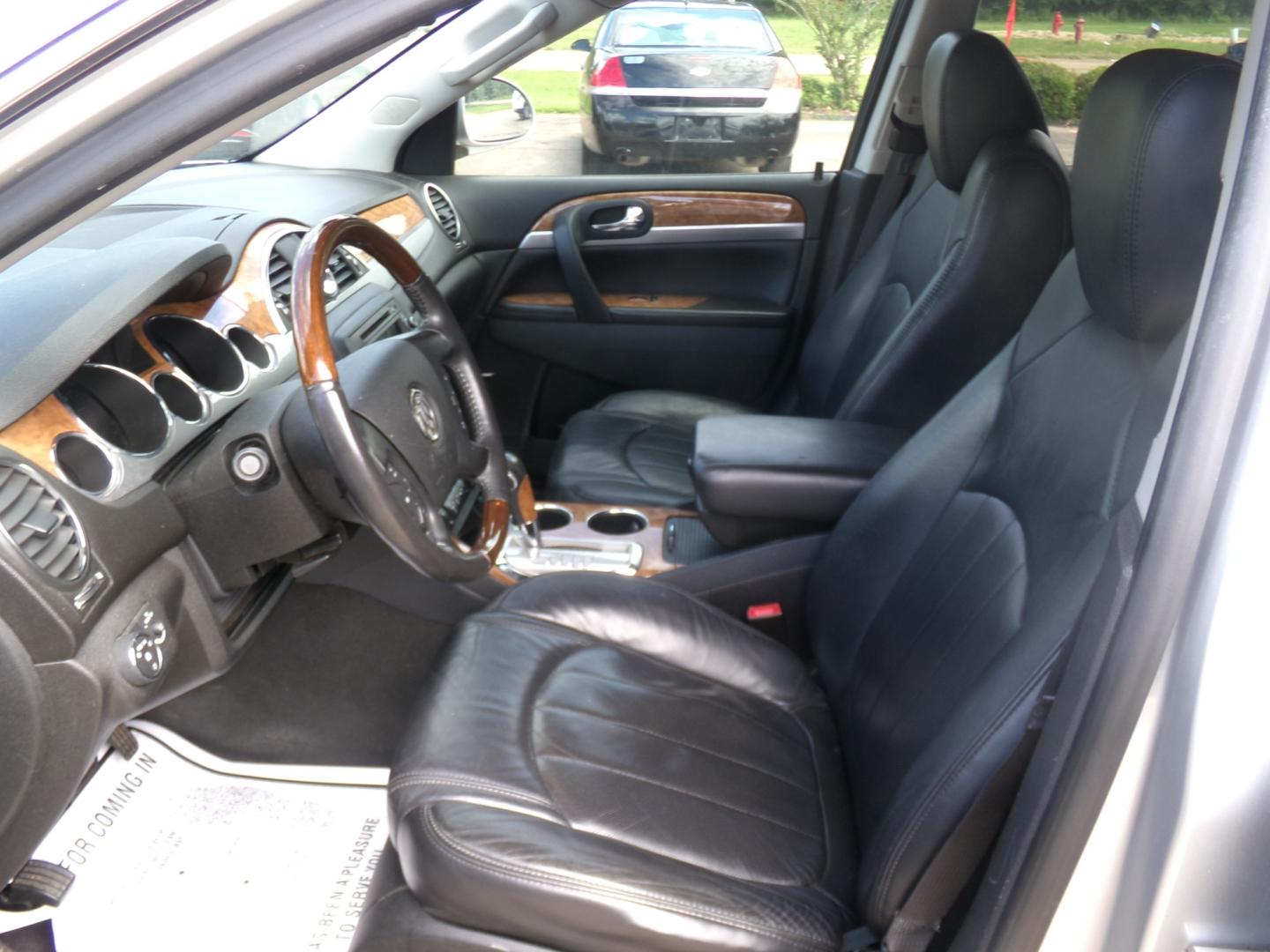 2012 Switchblade Silver /Brown Buick Enclave CXL (5GAKRCED1CJ) with an 3.6L engine, automatic transmission, located at 401 First NE, Bearden, AR, 71720, (870) 687-3414, 33.726528, -92.611519 - Photo#9