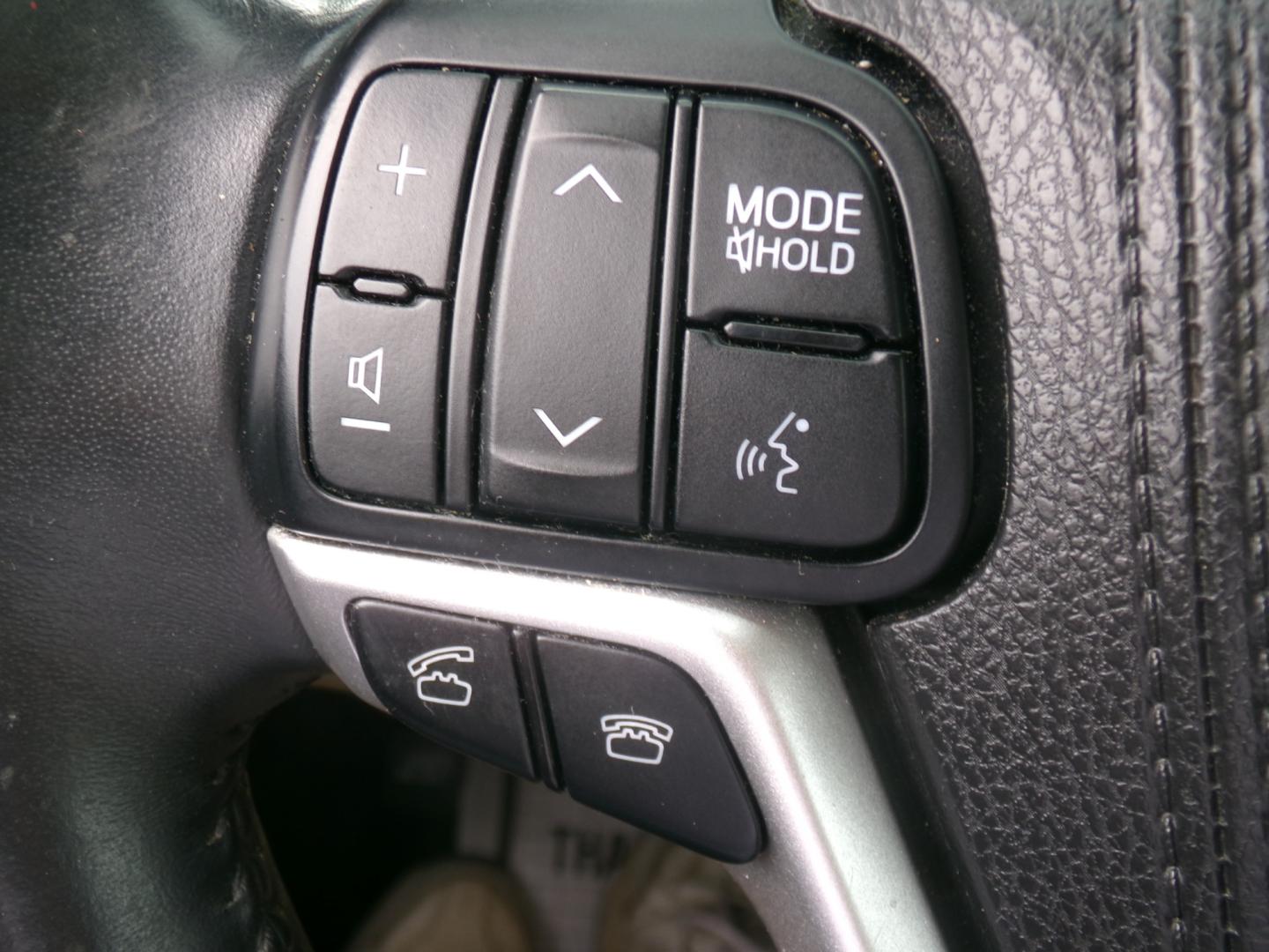 2016 Blizzard Pearl /Tan Toyota Highlander Limited (5TDYKRFH8GS) with an 3.5L V6 engine, automatic transmission, located at 401 First NE, Bearden, AR, 71720, (870) 687-3414, 33.726528, -92.611519 - Photo#19