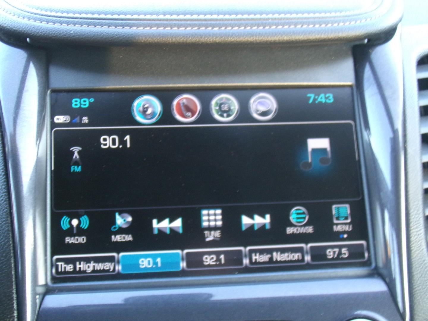 2019 Black /Black Chevrolet Impala LT (2G11Z5SA2K9) with an 2.5L engine, automatic transmission, located at 401 First NE, Bearden, AR, 71720, (870) 687-3414, 33.726528, -92.611519 - Photo#10