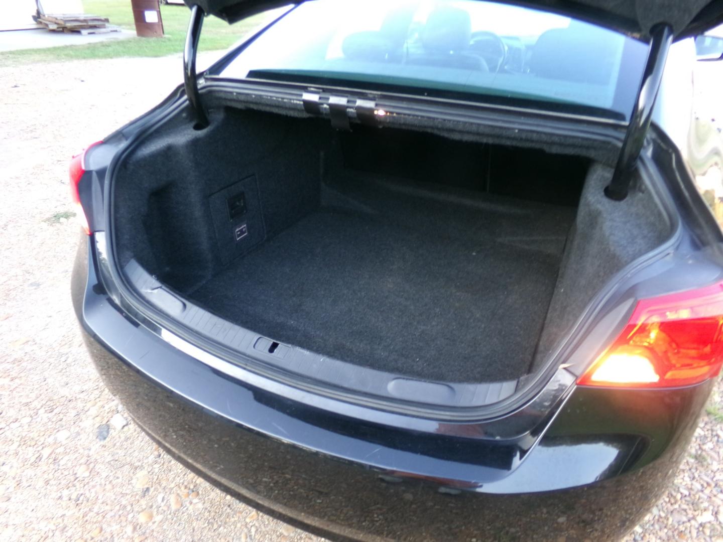 2019 Black /Black Chevrolet Impala LT (2G11Z5SA2K9) with an 2.5L engine, automatic transmission, located at 401 First NE, Bearden, AR, 71720, (870) 687-3414, 33.726528, -92.611519 - Photo#3