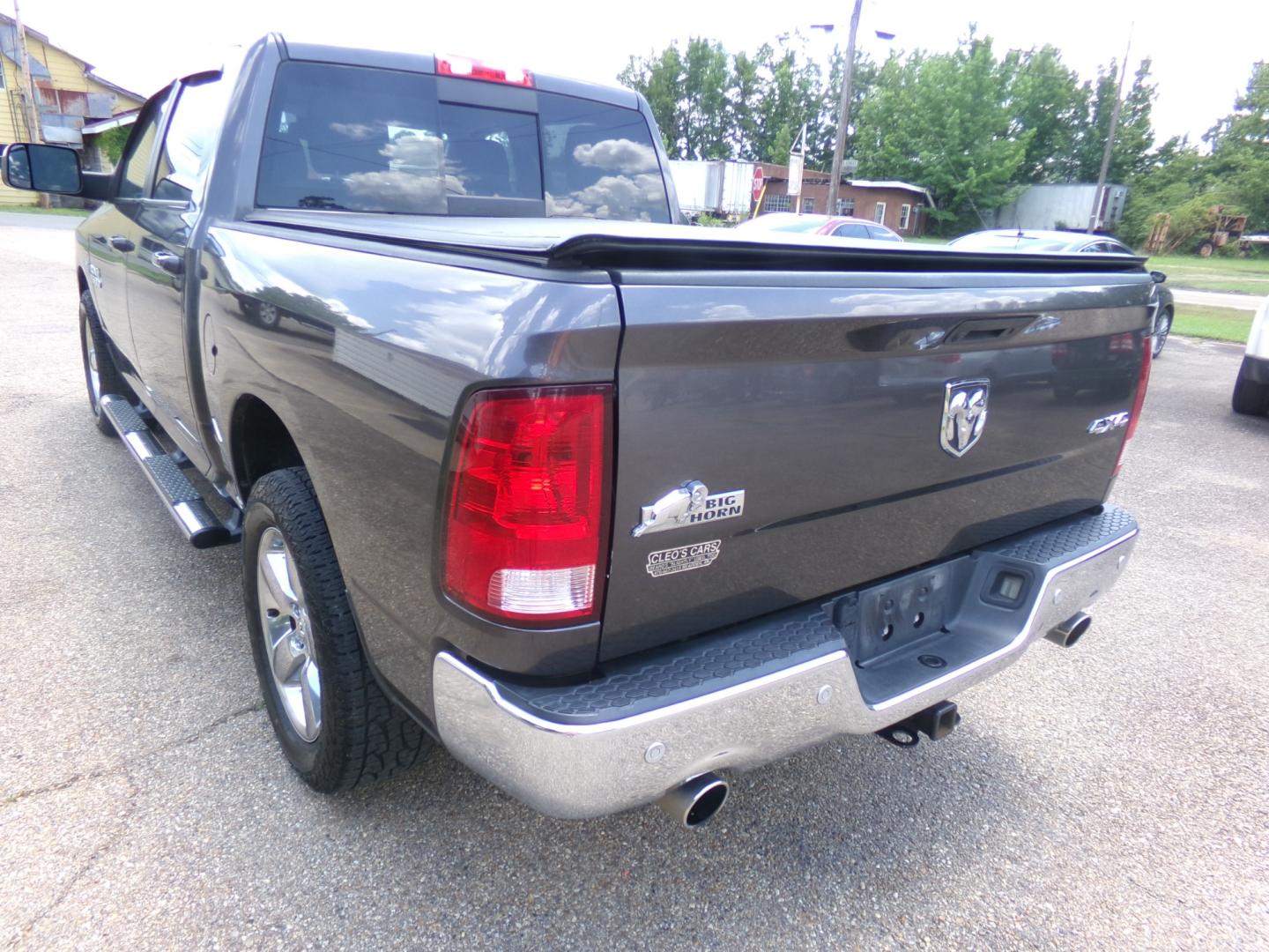 2016 Granite Crystal Metallic /Gray RAM 1500 SLT Big Horn Edition (3C6RR7LT2GG) with an 5.7L Hemi V8 engine, 8-speed automatic transmission, located at 401 First NE, Bearden, AR, 71720, (870) 687-3414, 33.726528, -92.611519 - Photo#2