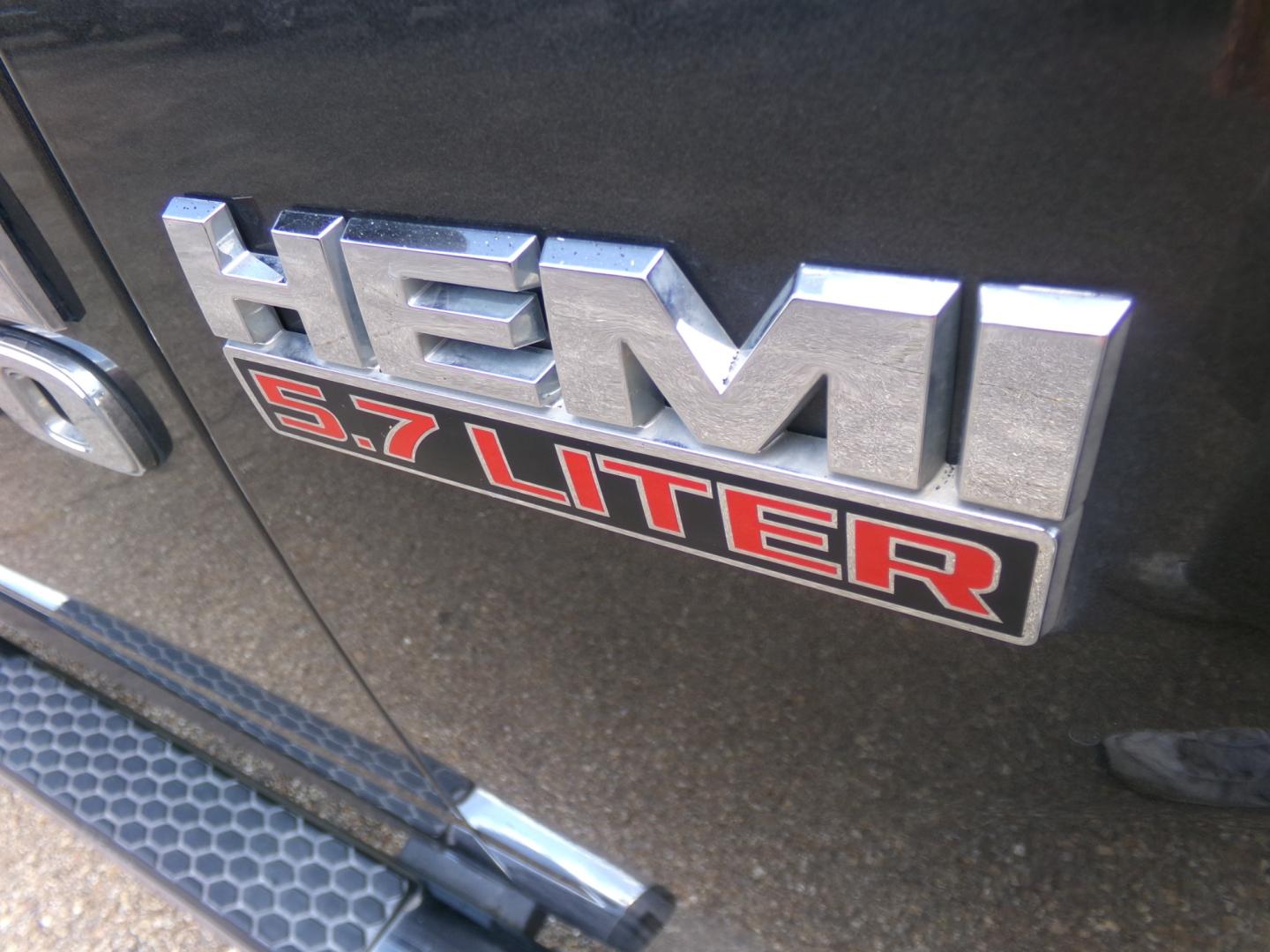 2016 Granite Crystal Metallic /Gray RAM 1500 SLT Big Horn Edition (3C6RR7LT2GG) with an 5.7L Hemi V8 engine, 8-speed automatic transmission, located at 401 First NE, Bearden, AR, 71720, (870) 687-3414, 33.726528, -92.611519 - Photo#6