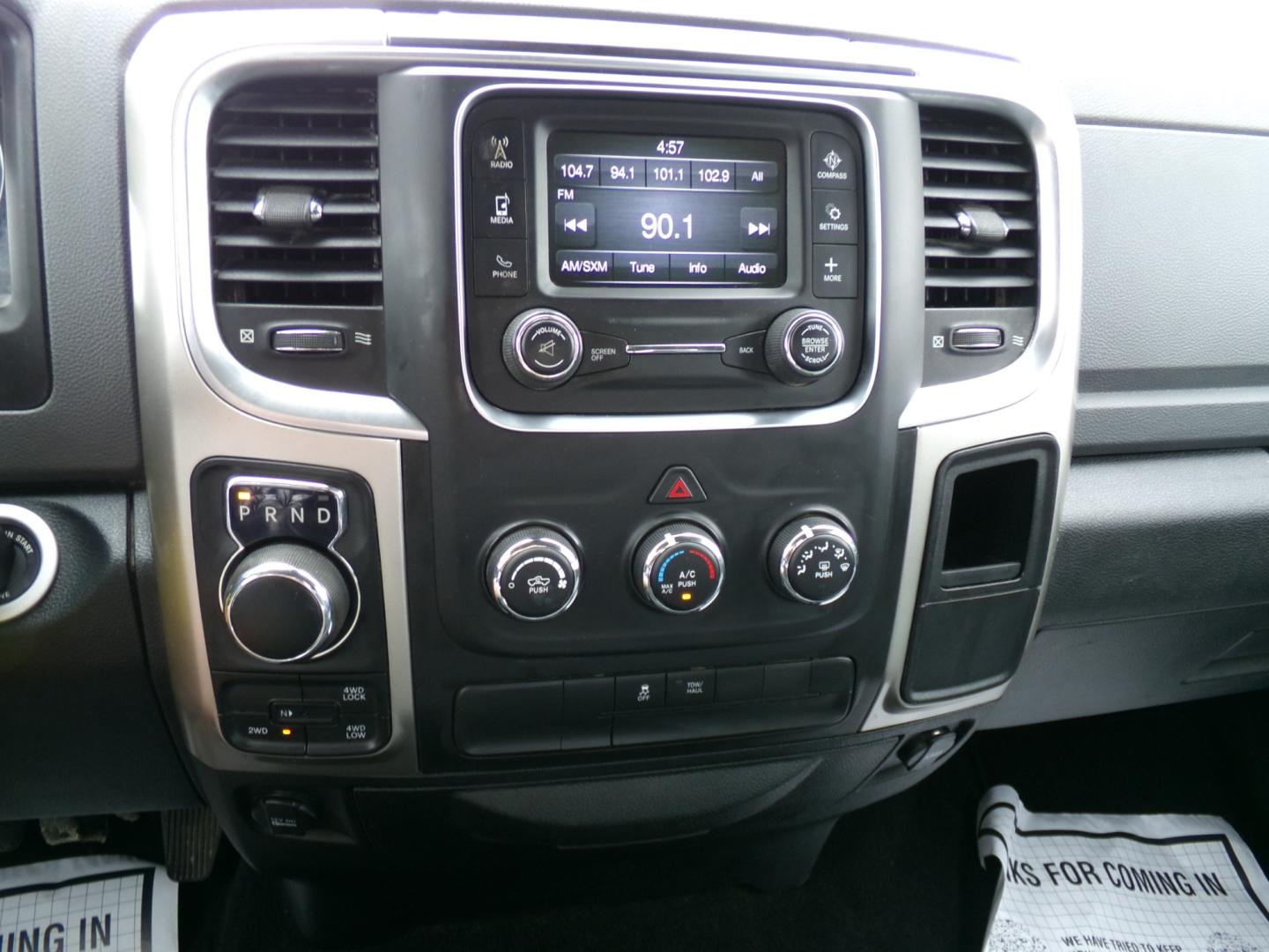 2018 Granite Crystal Metallic /Gray RAM 1500 SLT (1C6RR7LT2JS) with an 5.3L V8 engine, Automatic transmission, located at 401 First NE, Bearden, AR, 71720, (870) 687-3414, 33.726528, -92.611519 - Photo#12