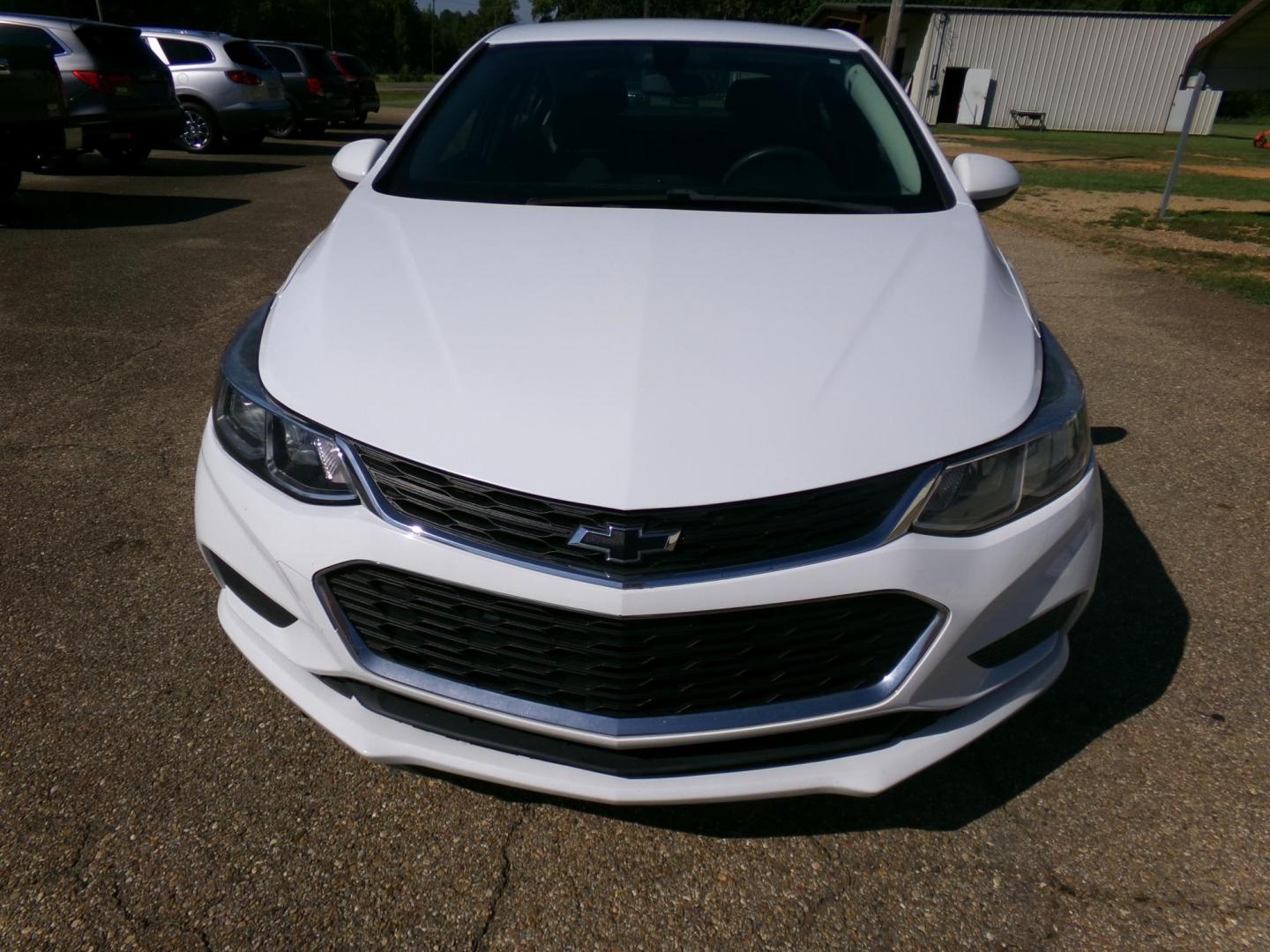 2018 /Charcoal Chevrolet Cruze LS Auto (1G1BC5SM4J7) with an 1.4L L4 DOHC 16V TURBO engine, 6A transmission, located at 401 First NE, Bearden, AR, 71720, (870) 687-3414, 33.726528, -92.611519 - CARFAX-CERTIFIED ONE OWNER! ONLY 80K MILES! - Photo#21
