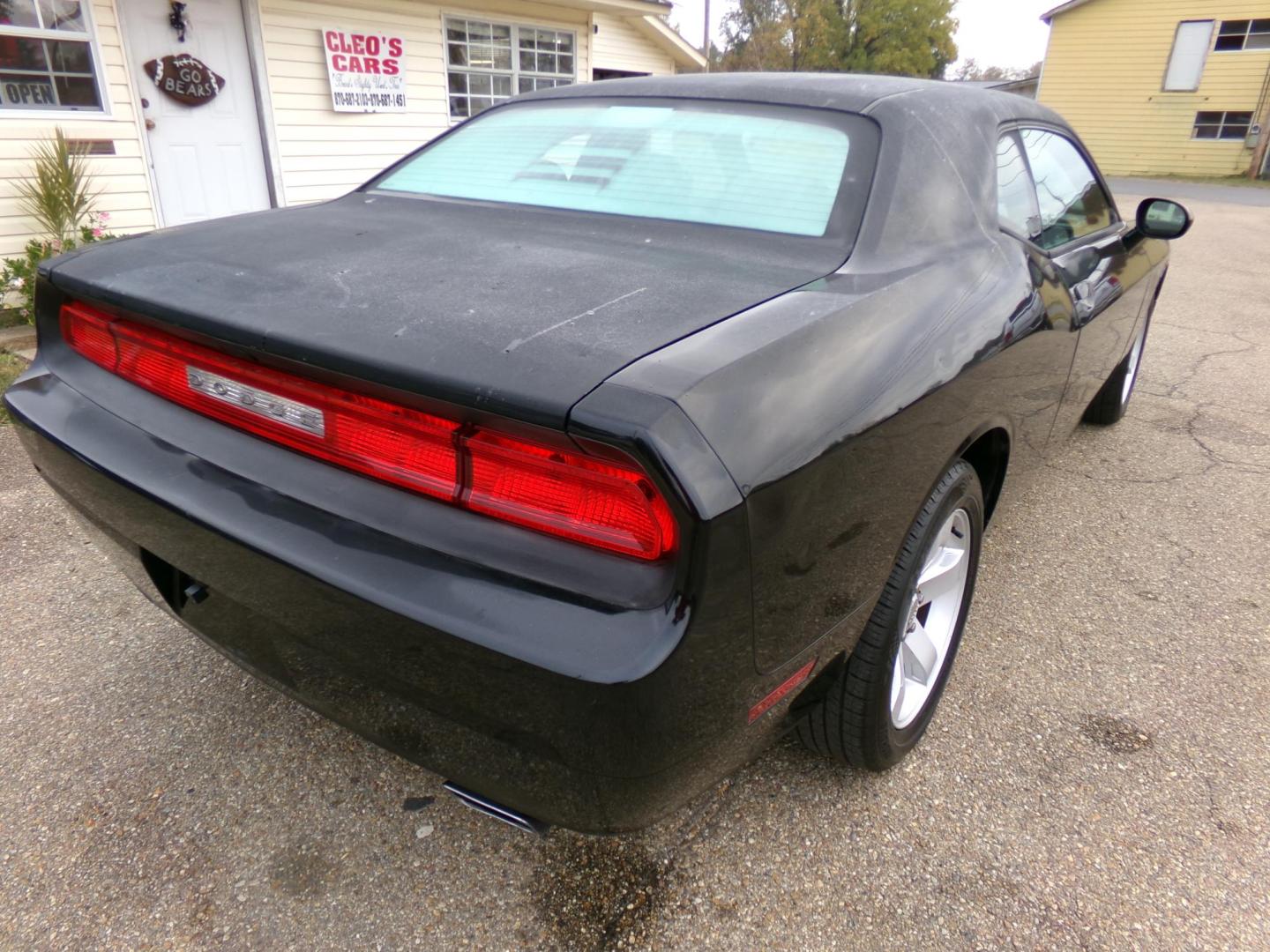 2012 Dodge Challenger SXT (2C3CDYAG5CH) with an 3.6L V6 DOHC 24V engine, 4-Speed Automatic transmission, located at 401 First NE, Bearden, AR, 71720, (870) 687-3414, 33.726528, -92.611519 - Photo#14
