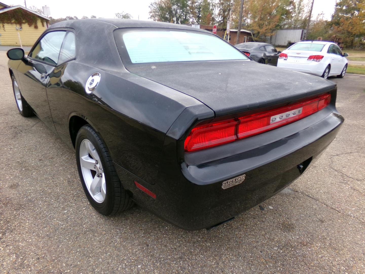 2012 Dodge Challenger SXT (2C3CDYAG5CH) with an 3.6L V6 DOHC 24V engine, 4-Speed Automatic transmission, located at 401 First NE, Bearden, AR, 71720, (870) 687-3414, 33.726528, -92.611519 - Photo#2