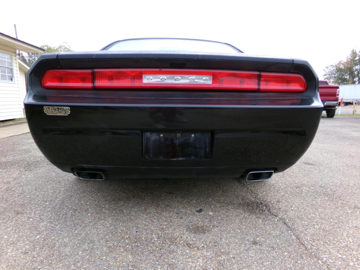 2012 Dodge Challenger SXT (2C3CDYAG5CH) with an 3.6L V6 DOHC 24V engine, 4-Speed Automatic transmission, located at 401 First NE, Bearden, AR, 71720, (870) 687-3414, 33.726528, -92.611519 - Photo#3