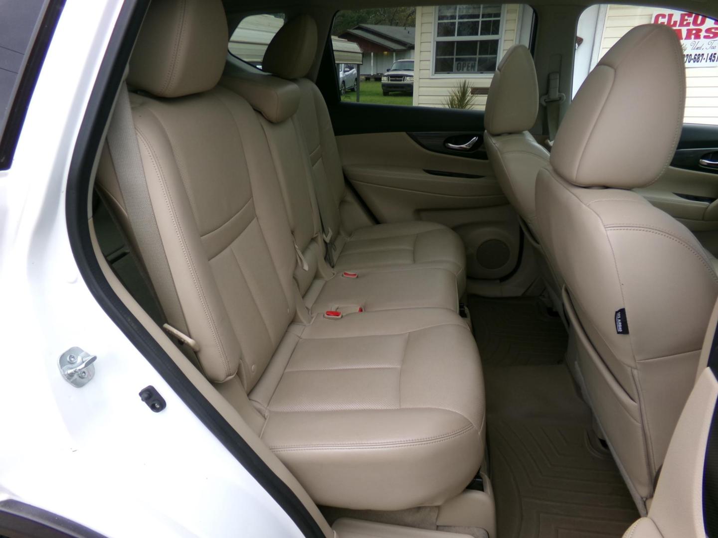 2014 Moonlight White Tri-coat /Cream Nissan Rogue S AWD (5N1AT2MV3EC) with an 2.5L L4 DOHC 16V engine, Continuously Variable Transmission transmission, located at 401 First NE, Bearden, AR, 71720, (870) 687-3414, 33.726528, -92.611519 - Photo#19