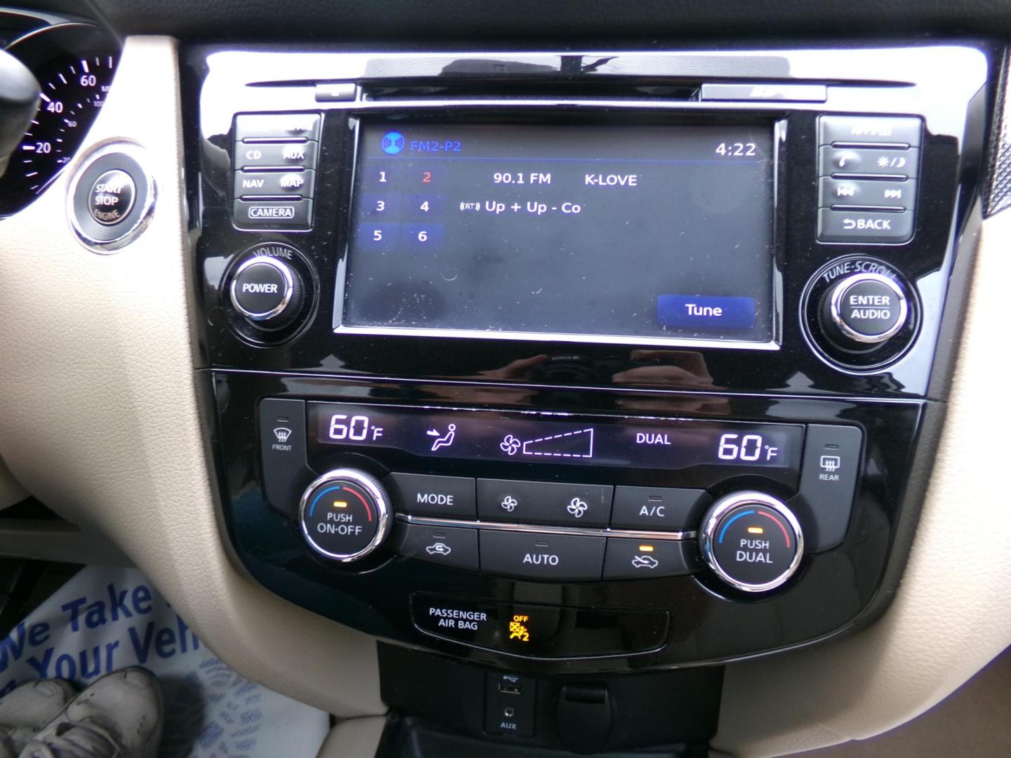 2014 Moonlight White Tri-coat /Cream Nissan Rogue S AWD (5N1AT2MV3EC) with an 2.5L L4 DOHC 16V engine, Continuously Variable Transmission transmission, located at 401 First NE, Bearden, AR, 71720, (870) 687-3414, 33.726528, -92.611519 - Photo#9