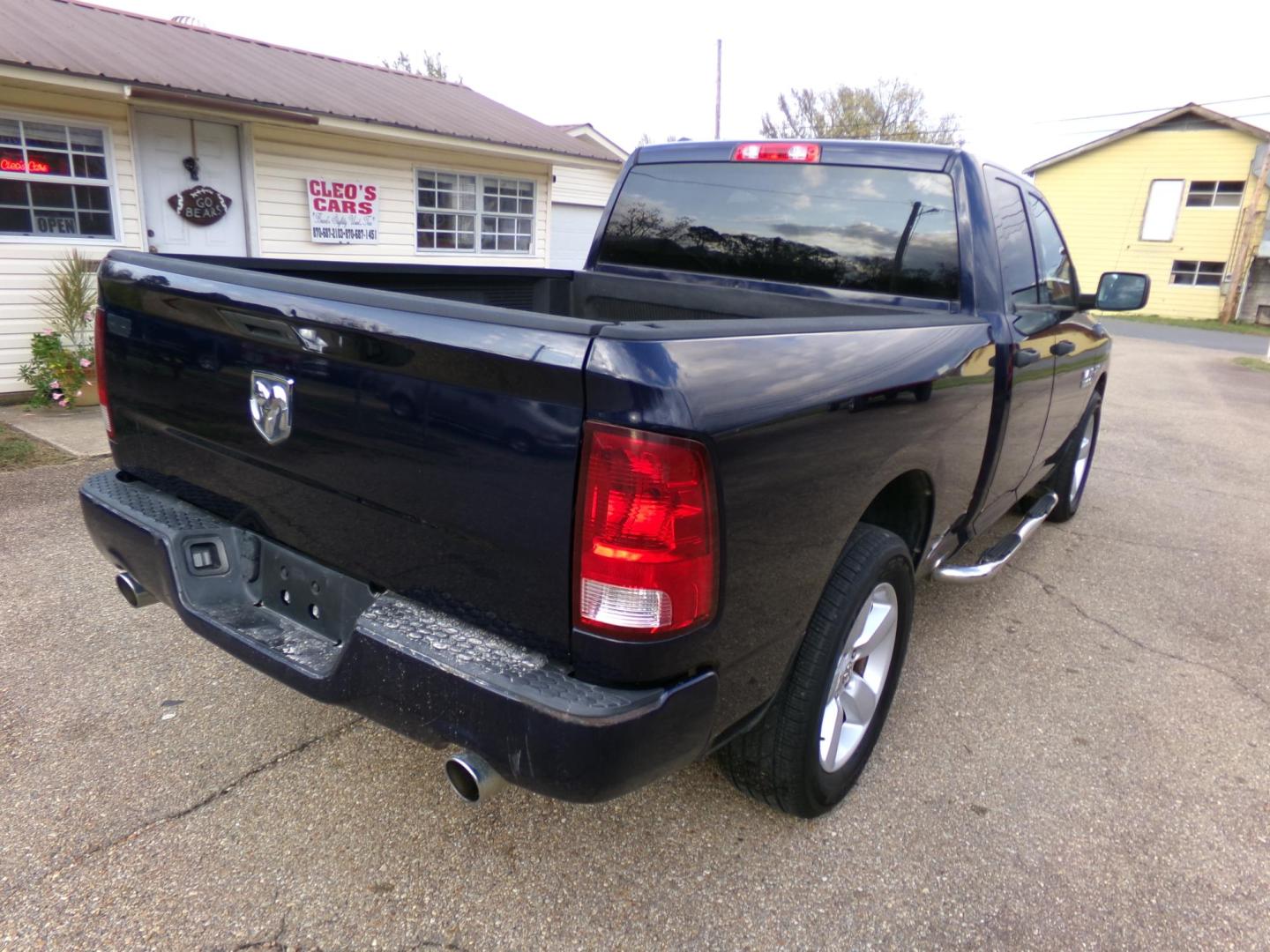 2013 True Blue Pearl Coat /Gray RAM 1500 Tradesman Quad Cab 2WD (1C6RR6FT3DS) with an 5.7L V8 OHV 16V engine, 6-Speed Automatic transmission, located at 401 First NE, Bearden, AR, 71720, (870) 687-3414, 33.726528, -92.611519 - Photo#12