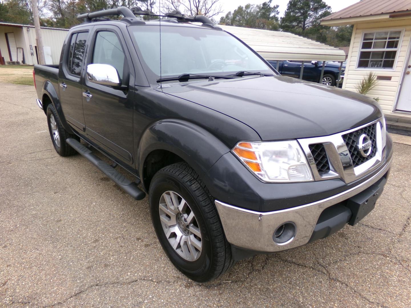 2012 Hippo Gray Metallic /Gray Nissan Frontier S Crew Cab 2WD (1N6AD0ER8CC) with an 4.0L V6 DOHC 24V engine, 5-Speed Automatic transmission, located at 401 First NE, Bearden, AR, 71720, (870) 687-3414, 33.726528, -92.611519 - Photo#19