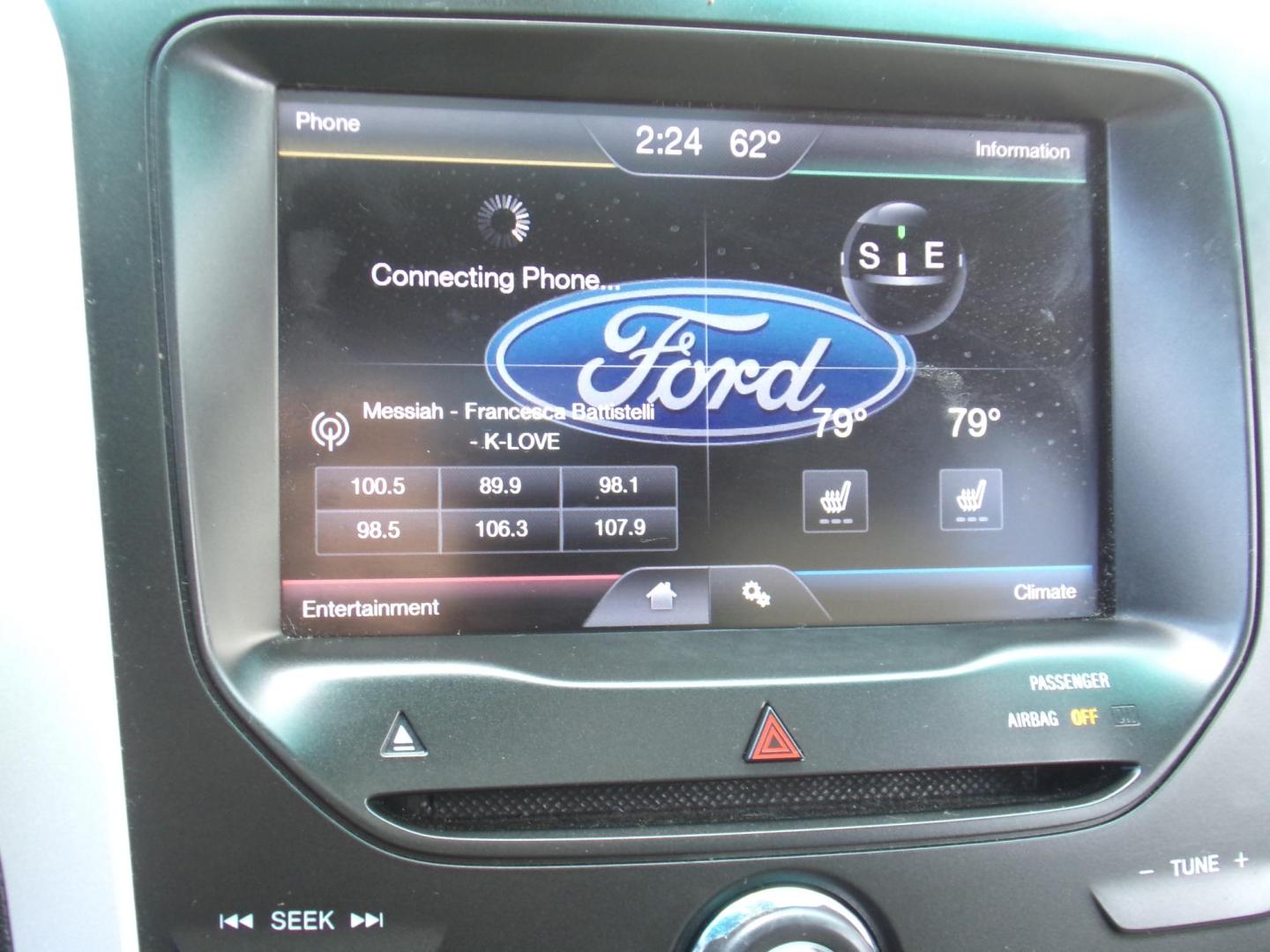 2014 Sunset Metallic /Cream Ford Explorer XLT 4WD (1FM5K8D8XEG) with an 3.5L V6 DOHC 24V engine, 6-Speed Automatic transmission, located at 401 First NE, Bearden, AR, 71720, (870) 687-3414, 33.726528, -92.611519 - Photo#12