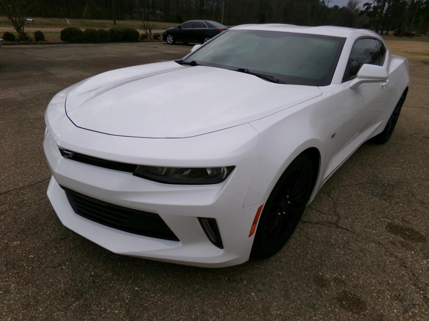 2016 White /Black Chevrolet Camaro 1LT Coupe (1G1FB1RX6G0) with an 2.0L L4 DOHC 16V TURBO engine, 6-speed automatic transmission, located at 401 First NE, Bearden, AR, 71720, (870) 687-3414, 33.726528, -92.611519 - Photo#0