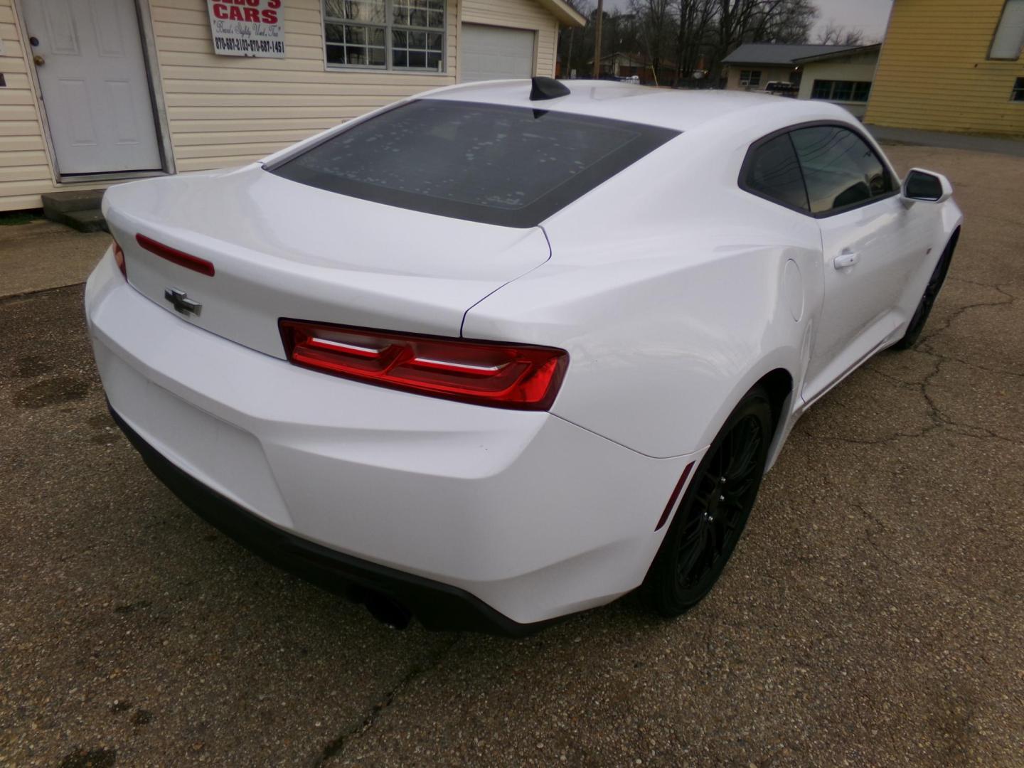 2016 White /Black Chevrolet Camaro 1LT Coupe (1G1FB1RX6G0) with an 2.0L L4 DOHC 16V TURBO engine, 6-speed automatic transmission, located at 401 First NE, Bearden, AR, 71720, (870) 687-3414, 33.726528, -92.611519 - Photo#21