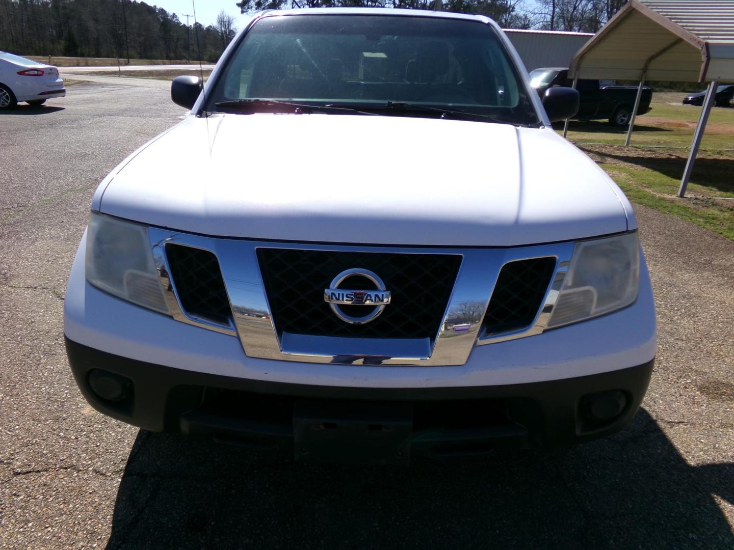 2010 White /Gray Nissan Frontier SE King Cab 2WD (1N6BD0CT6AC) with an 2.5L L4 DOHC 16V engine, automatic transmission, located at 401 First NE, Bearden, AR, 71720, (870) 687-3414, 33.726528, -92.611519 - Photo#14