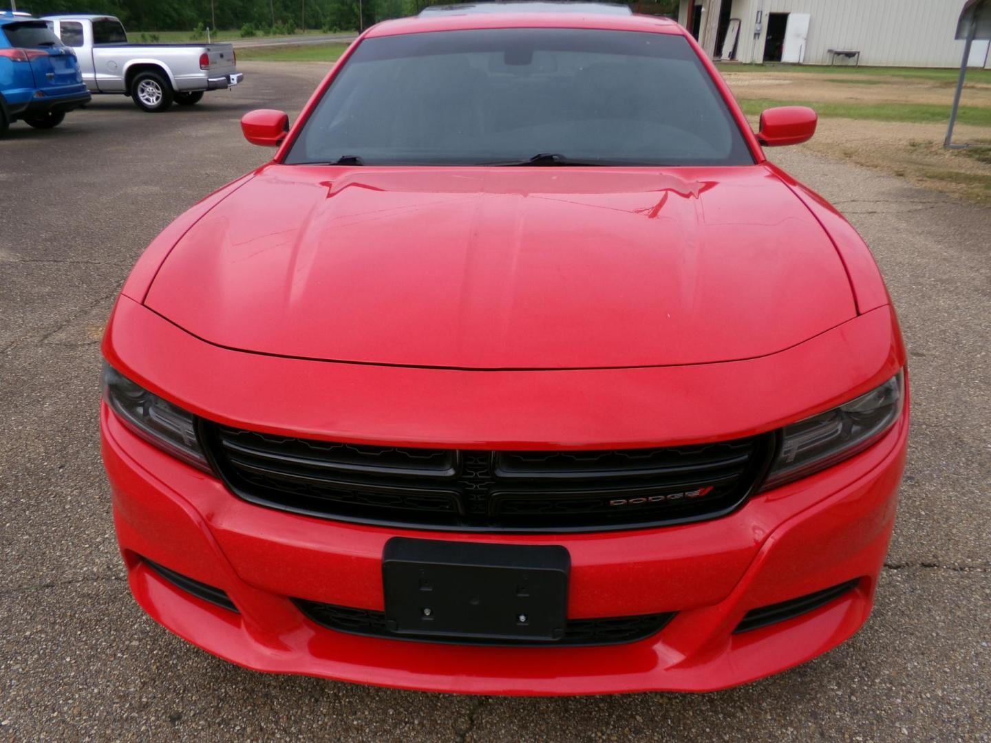 2018 TorRed Clear Coat /Charcoal Dodge Charger SXT (2C3CDXHG6JH) with an 3.6L V6 DOHC 24V engine, 8-speed automatic transmission, located at 401 First NE, Bearden, AR, 71720, (870) 687-3414, 33.726528, -92.611519 - Photo#20
