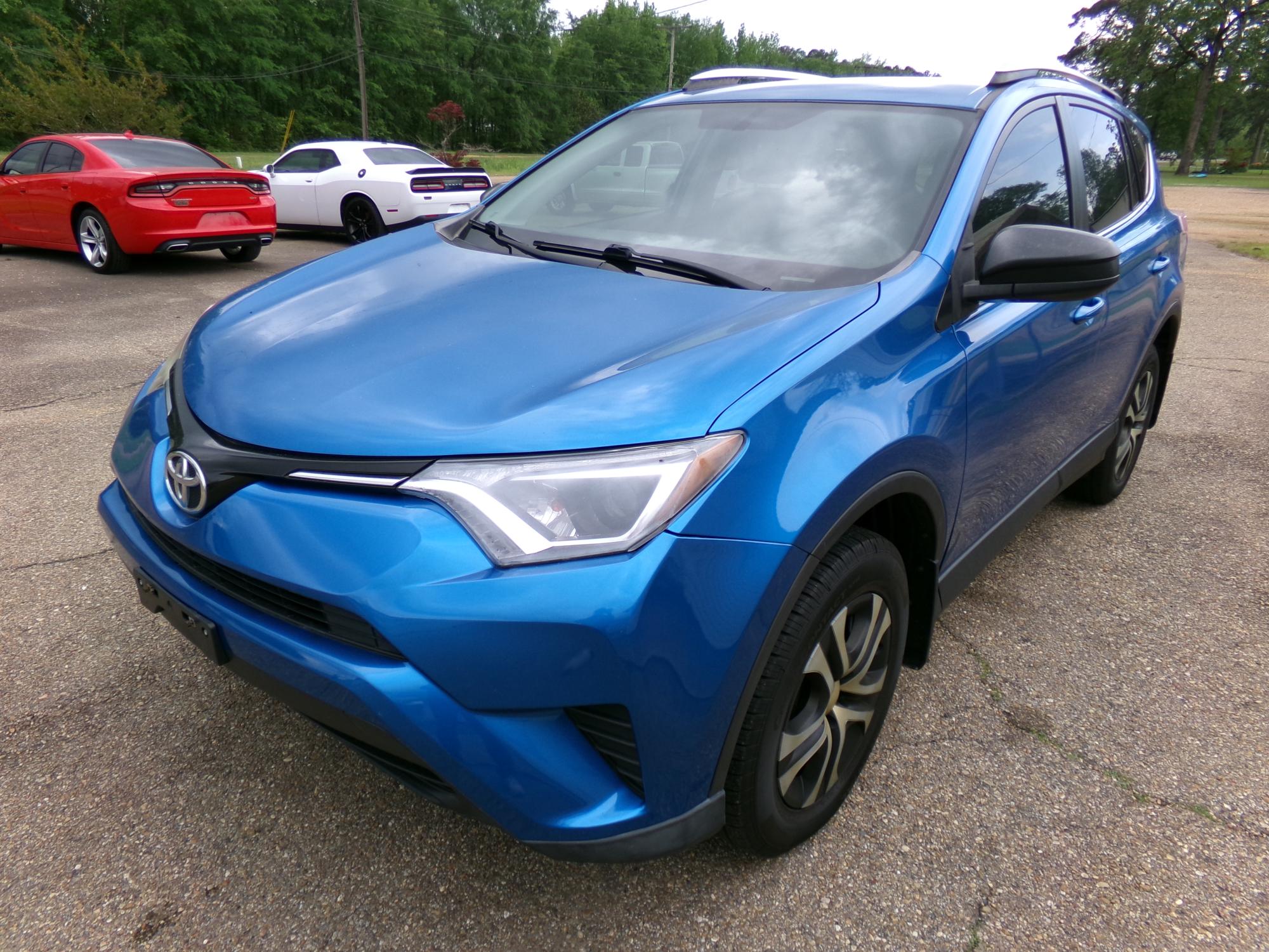 photo of 2016 Toyota RAV4 LE FWD