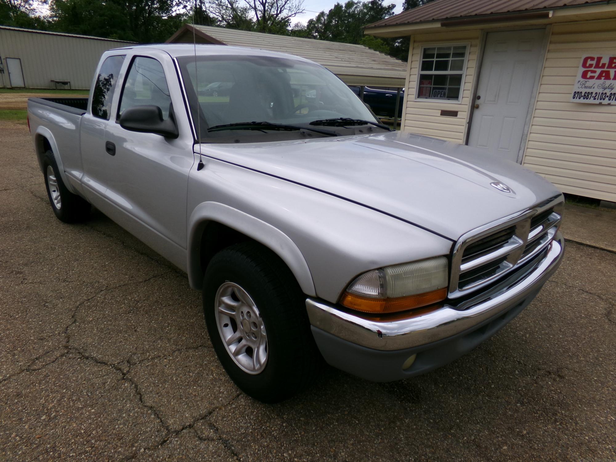 photo of 2004 Dodge Dakota SLT Club Cab 2WD