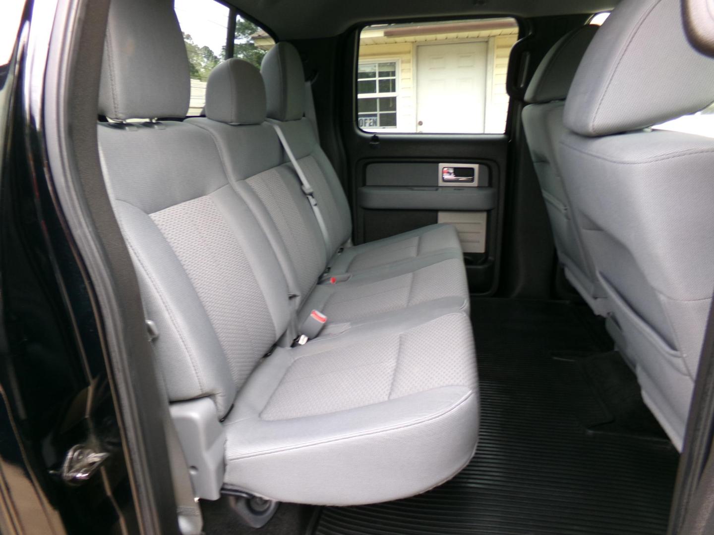 2011 Black /Gray Ford F-150 FX2 SuperCrew 5.5-ft. Bed 2WD (1FTFW1CFXBF) with an 5.0L V8 engine, 4-Speed Automatic transmission, located at 401 First NE, Bearden, AR, 71720, (870) 687-3414, 33.726528, -92.611519 - Photo#16