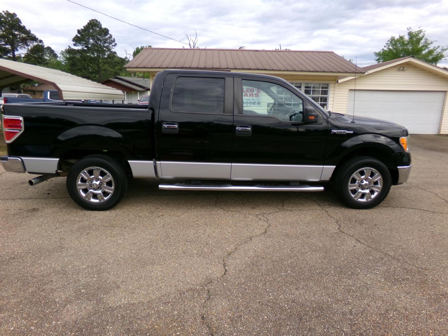 2011 Black /Gray Ford F-150 FX2 SuperCrew 5.5-ft. Bed 2WD (1FTFW1CFXBF) with an 5.0L V8 engine, 4-Speed Automatic transmission, located at 401 First NE, Bearden, AR, 71720, (870) 687-3414, 33.726528, -92.611519 - Photo#20