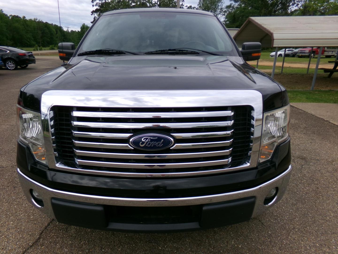 2011 Black /Gray Ford F-150 FX2 SuperCrew 5.5-ft. Bed 2WD (1FTFW1CFXBF) with an 5.0L V8 engine, 4-Speed Automatic transmission, located at 401 First NE, Bearden, AR, 71720, (870) 687-3414, 33.726528, -92.611519 - Photo#21