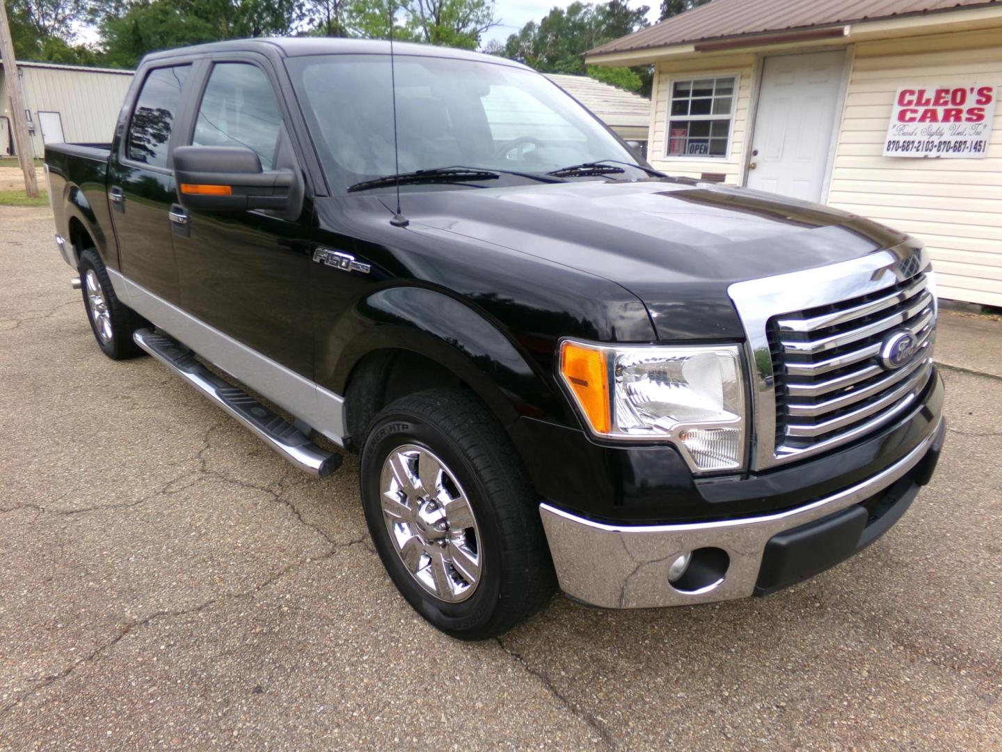2011 Black /Gray Ford F-150 FX2 SuperCrew 5.5-ft. Bed 2WD (1FTFW1CFXBF) with an 5.0L V8 engine, 4-Speed Automatic transmission, located at 401 First NE, Bearden, AR, 71720, (870) 687-3414, 33.726528, -92.611519 - Photo#22