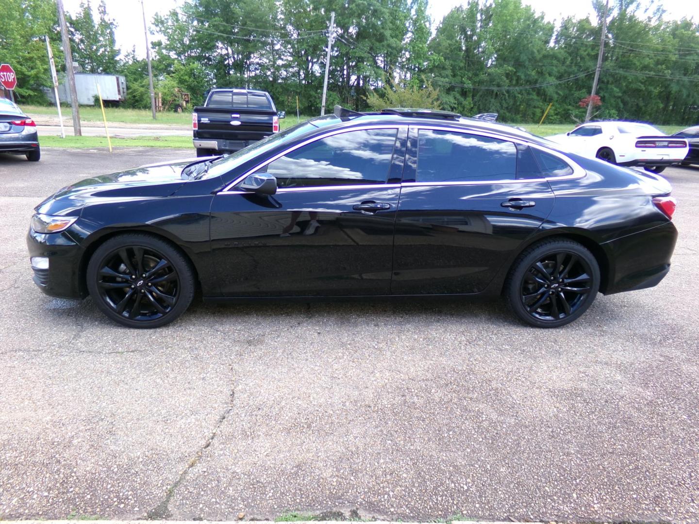 2020 Carbon Flash Metallic /Black Chevrolet Malibu LT (1G1ZD5ST1LF) with an 1.5L L4 DOHC 16V engine, 6A transmission, located at 401 First NE, Bearden, AR, 71720, (870) 687-3414, 33.726528, -92.611519 - Photo#1