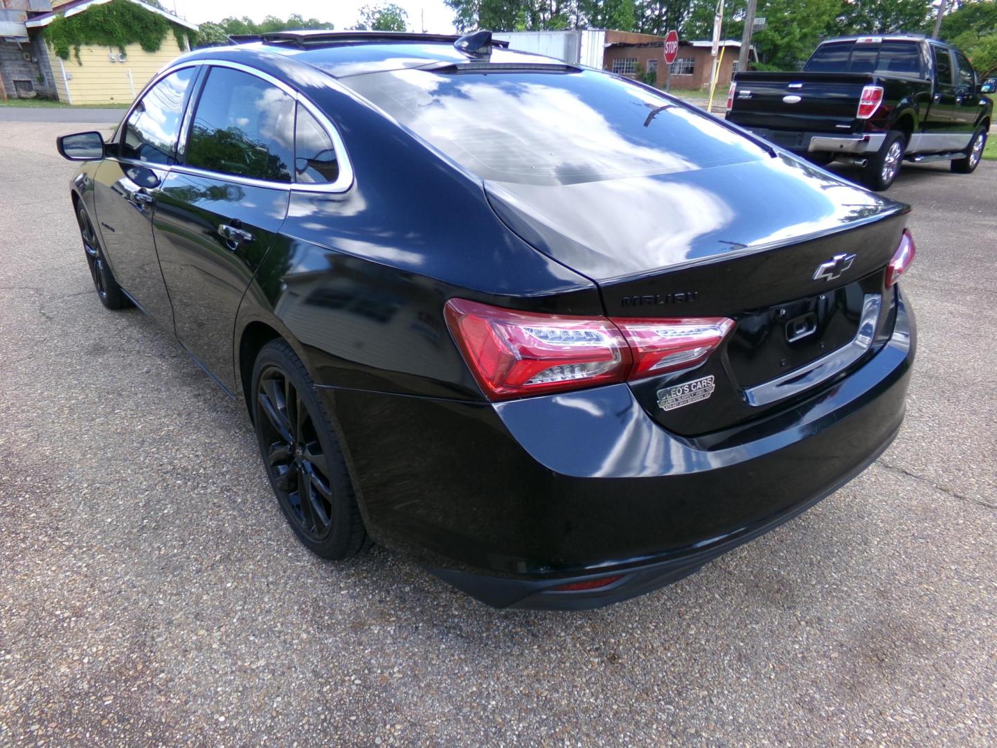 2020 Carbon Flash Metallic /Black Chevrolet Malibu LT (1G1ZD5ST1LF) with an 1.5L L4 DOHC 16V engine, 6A transmission, located at 401 First NE, Bearden, AR, 71720, (870) 687-3414, 33.726528, -92.611519 - Photo#2