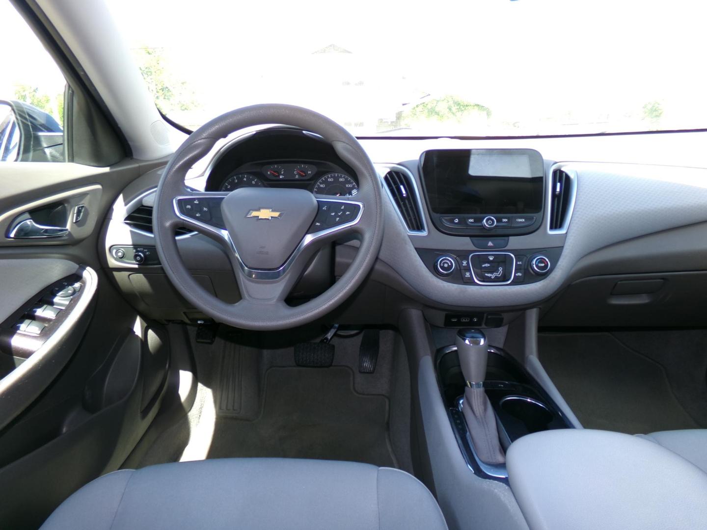 2019 Seeker Metallic /Gray Chevrolet Malibu 1FL (1G1ZC5ST1KF) with an 1.5L L4 DOHC 16V engine, 6A transmission, located at 401 First NE, Bearden, AR, 71720, (870) 687-3414, 33.726528, -92.611519 - Photo#18