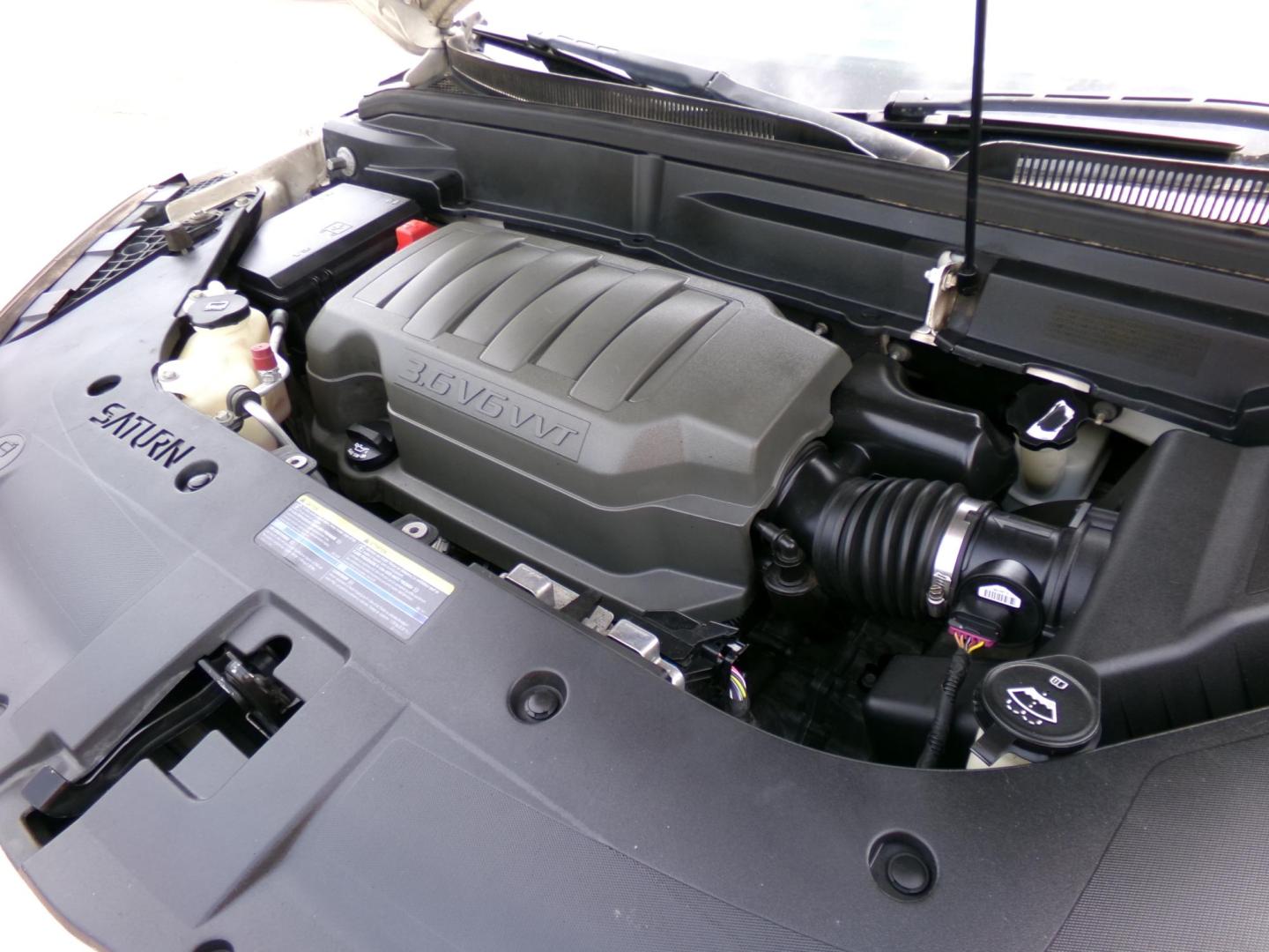 2008 White /Gray Saturn Outlook XR FWD (5GZER23728J) with an 3.6L V6 DOHC 24V engine, 6-Speed Automatic Overdrive transmission, located at 401 First NE, Bearden, AR, 71720, (870) 687-3414, 33.726528, -92.611519 - Photo#6